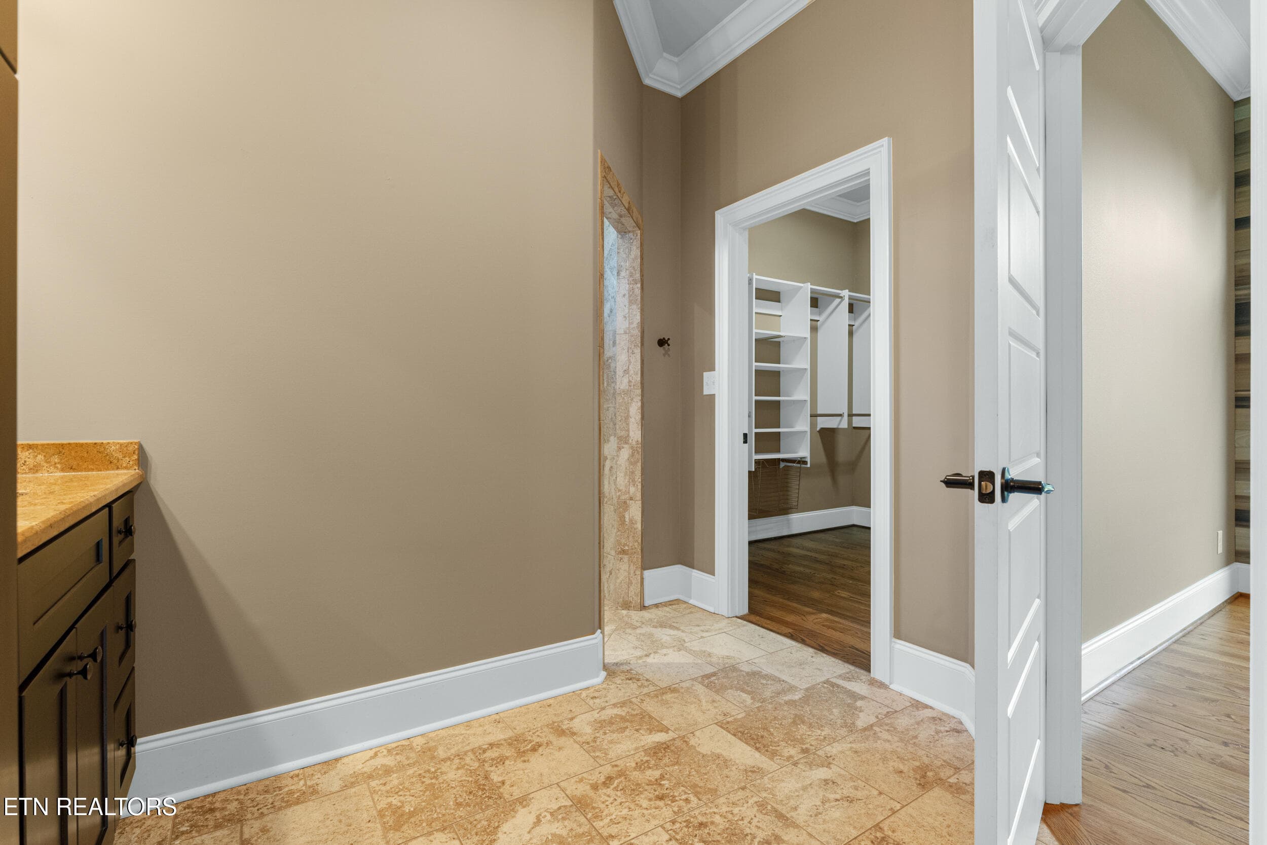 Primary Bathroom - 200 Cool Springs Blvd, Knoxville, TN 37934, Knoxville