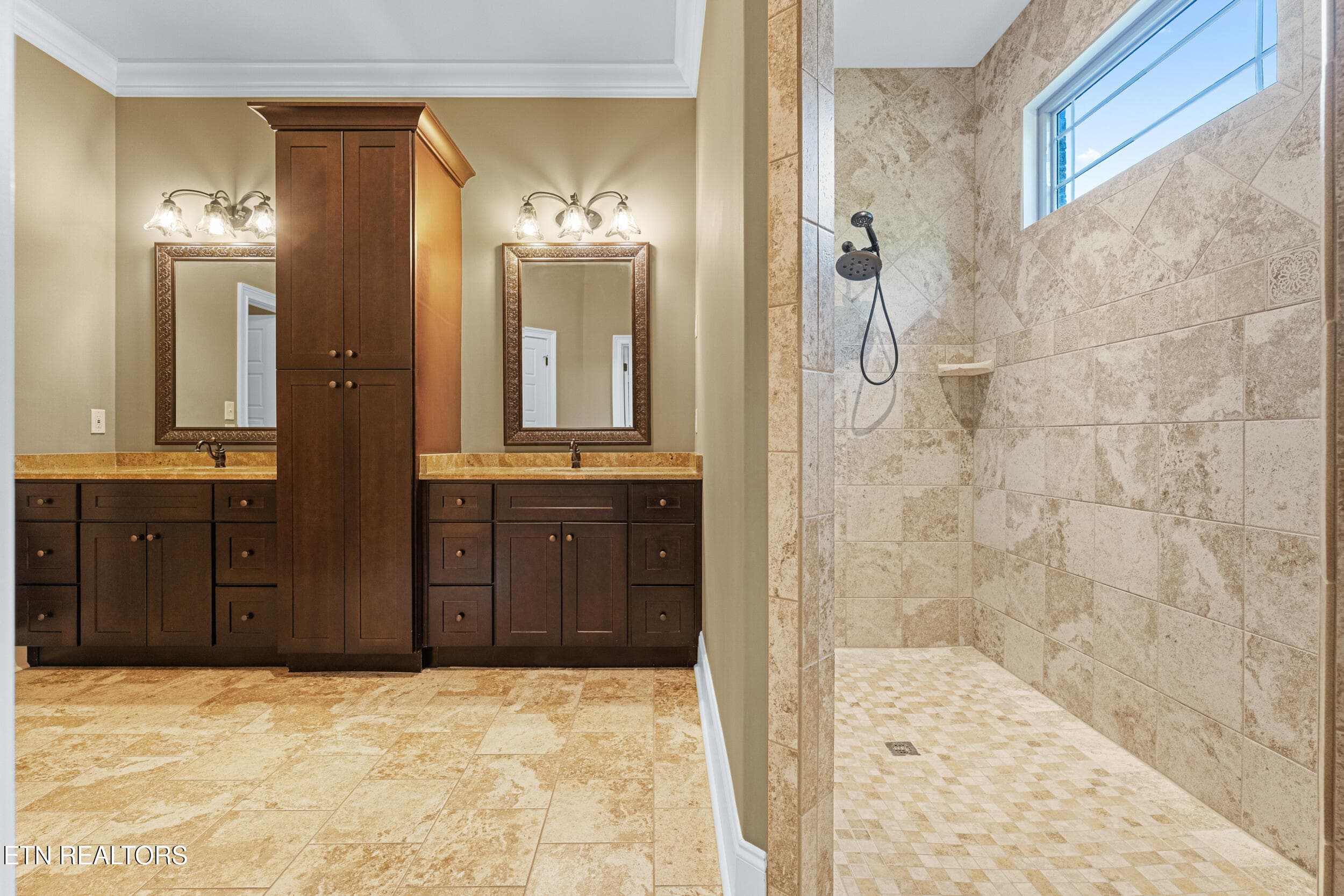 Primary Bathroom - 200 Cool Springs Blvd, Knoxville, TN 37934, Knoxville