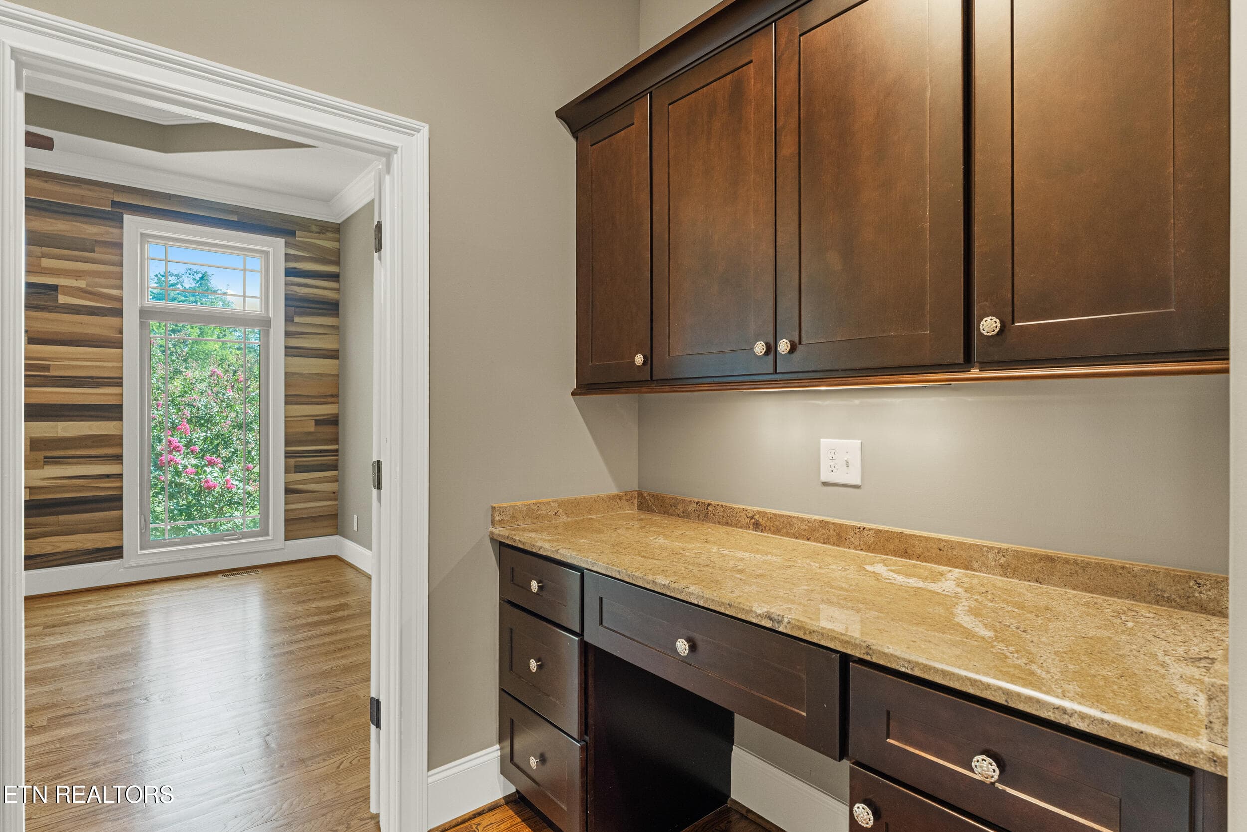 Work Area - 200 Cool Springs Blvd, Knoxville, TN 37934, Knoxville