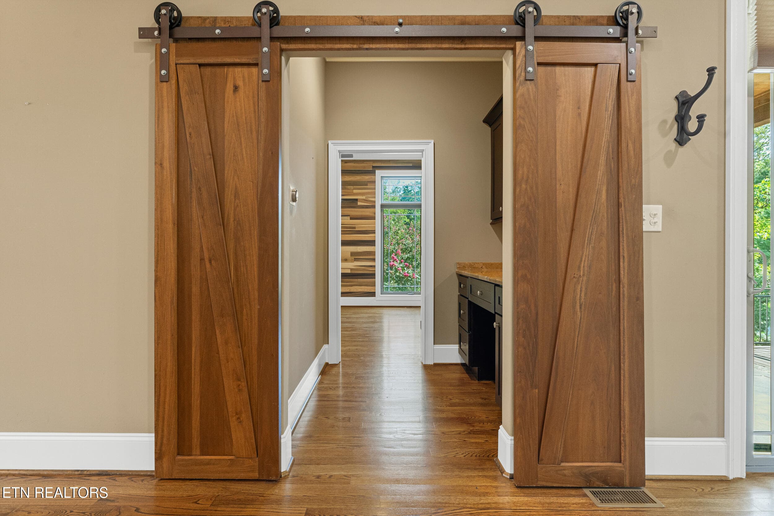 Entry to Primary Bedroom - 200 Cool Springs Blvd, Knoxville, TN 37934, Knoxville