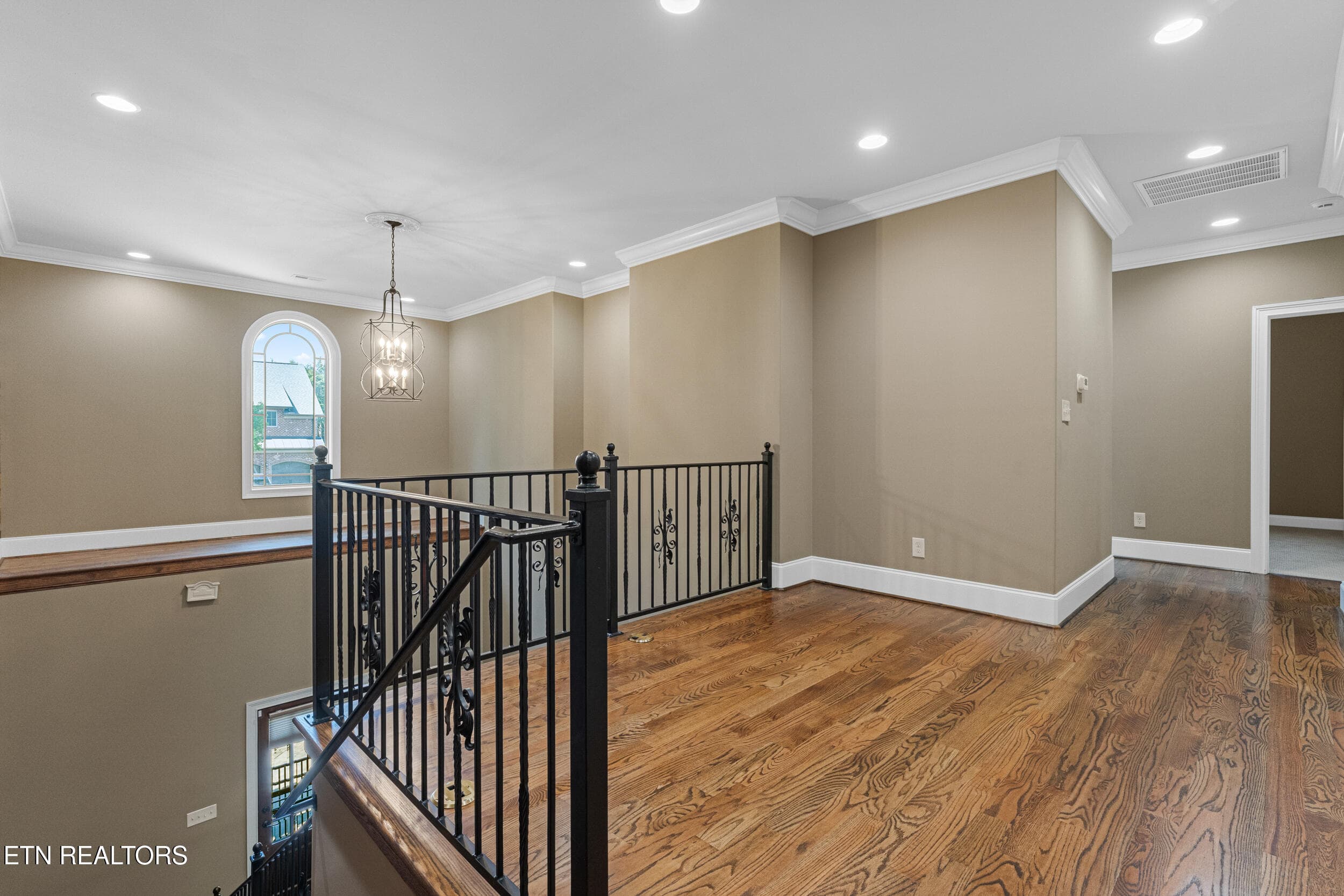 Upstairs Hallway - 200 Cool Springs Blvd, Knoxville, TN 37934, Knoxville