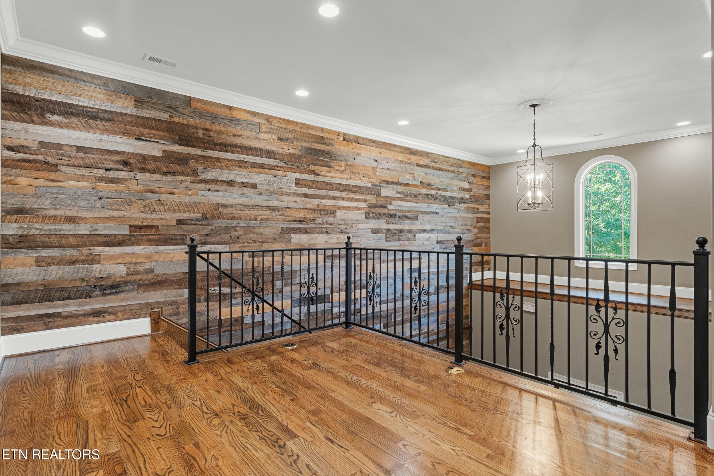 Upstairs Hallway - 200 Cool Springs Blvd, Knoxville, TN 37934, Knoxville