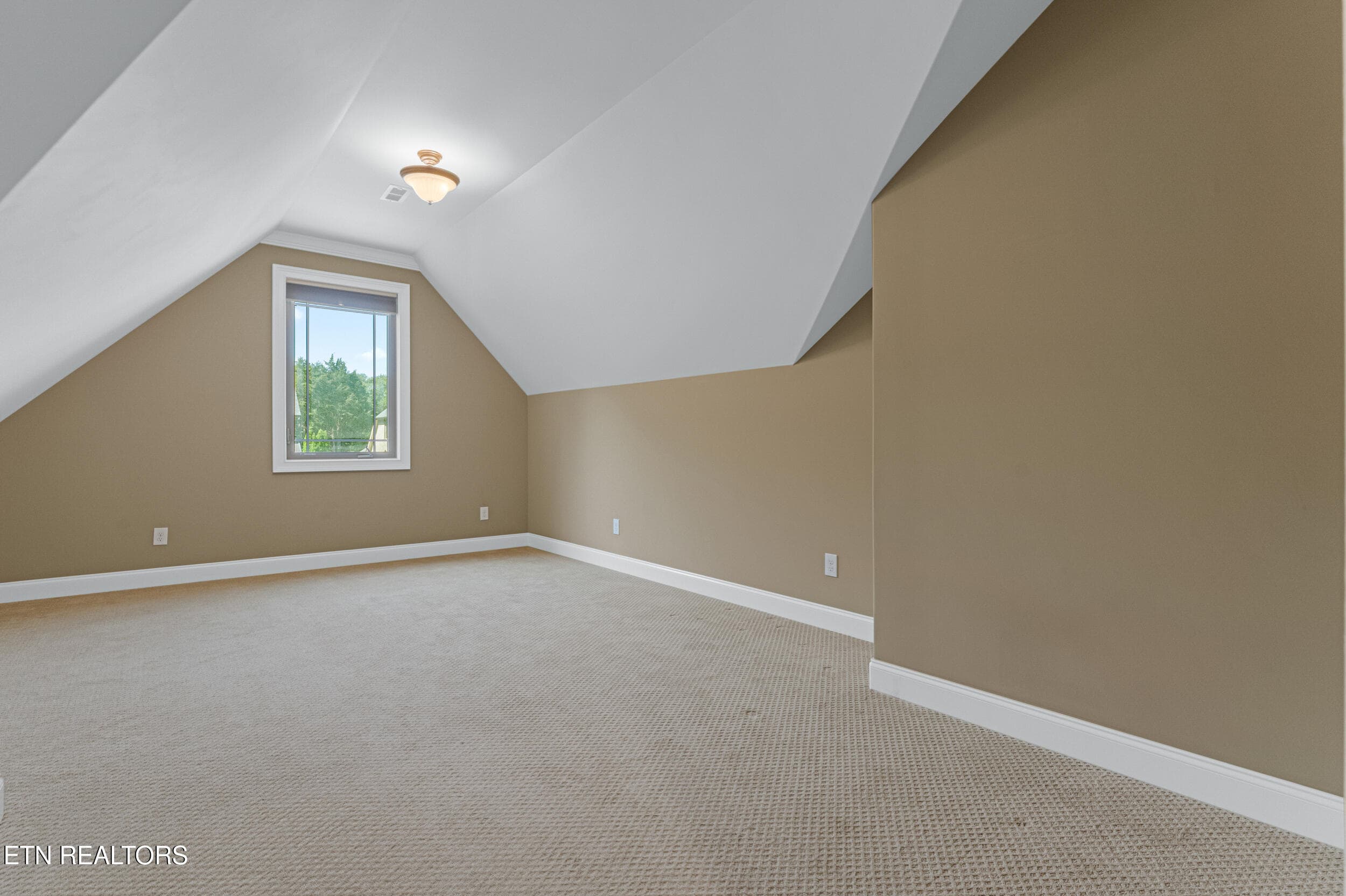 Bonus Room - 200 Cool Springs Blvd, Knoxville, TN 37934, Knoxville