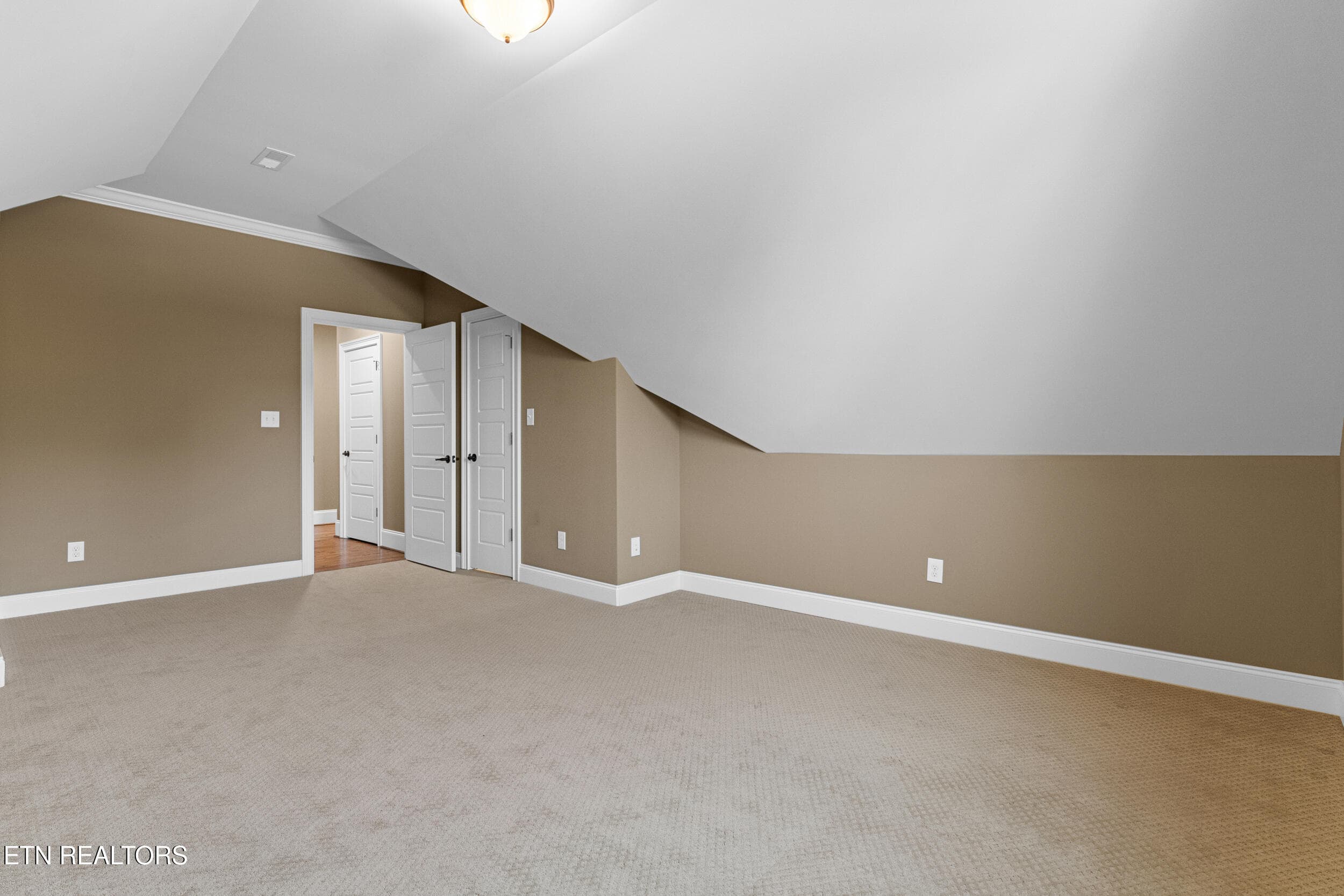 Bonus Room - 200 Cool Springs Blvd, Knoxville, TN 37934, Knoxville
