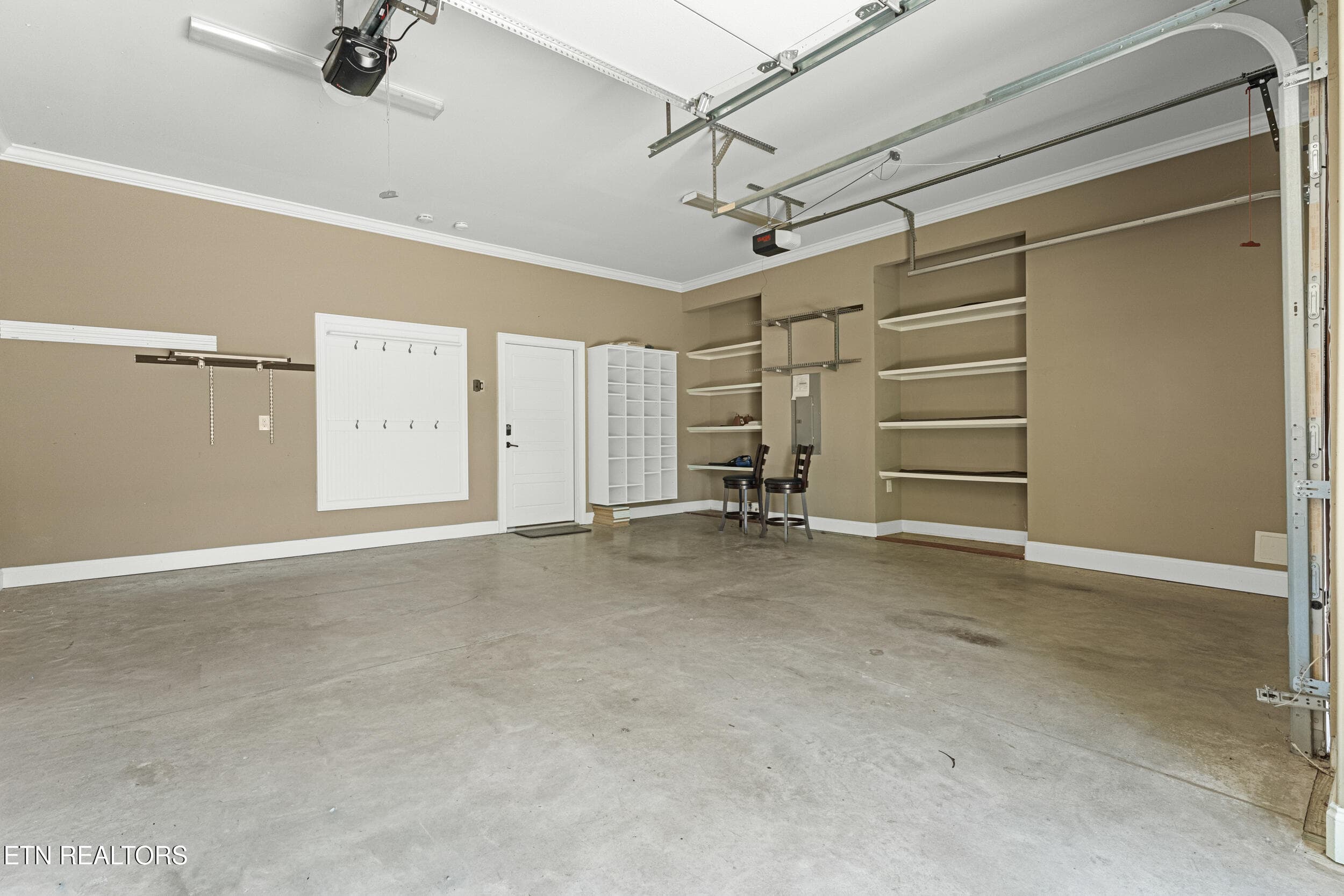 Garage - 200 Cool Springs Blvd, Knoxville, TN 37934, Knoxville