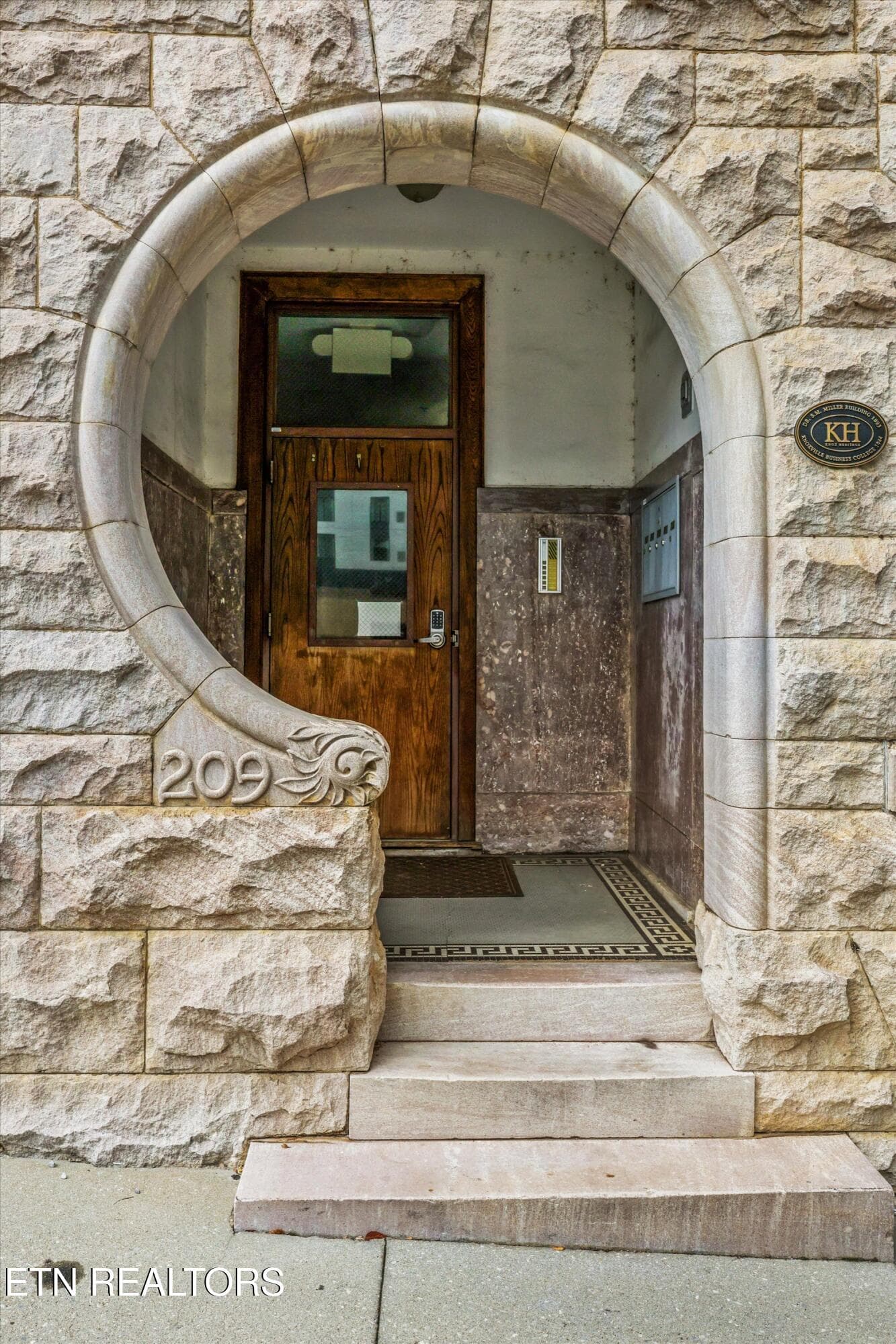 06-209 W Church Ave unit 201 28 - 209 W Church Ave 201, Knoxville, TN 37902, Knoxville