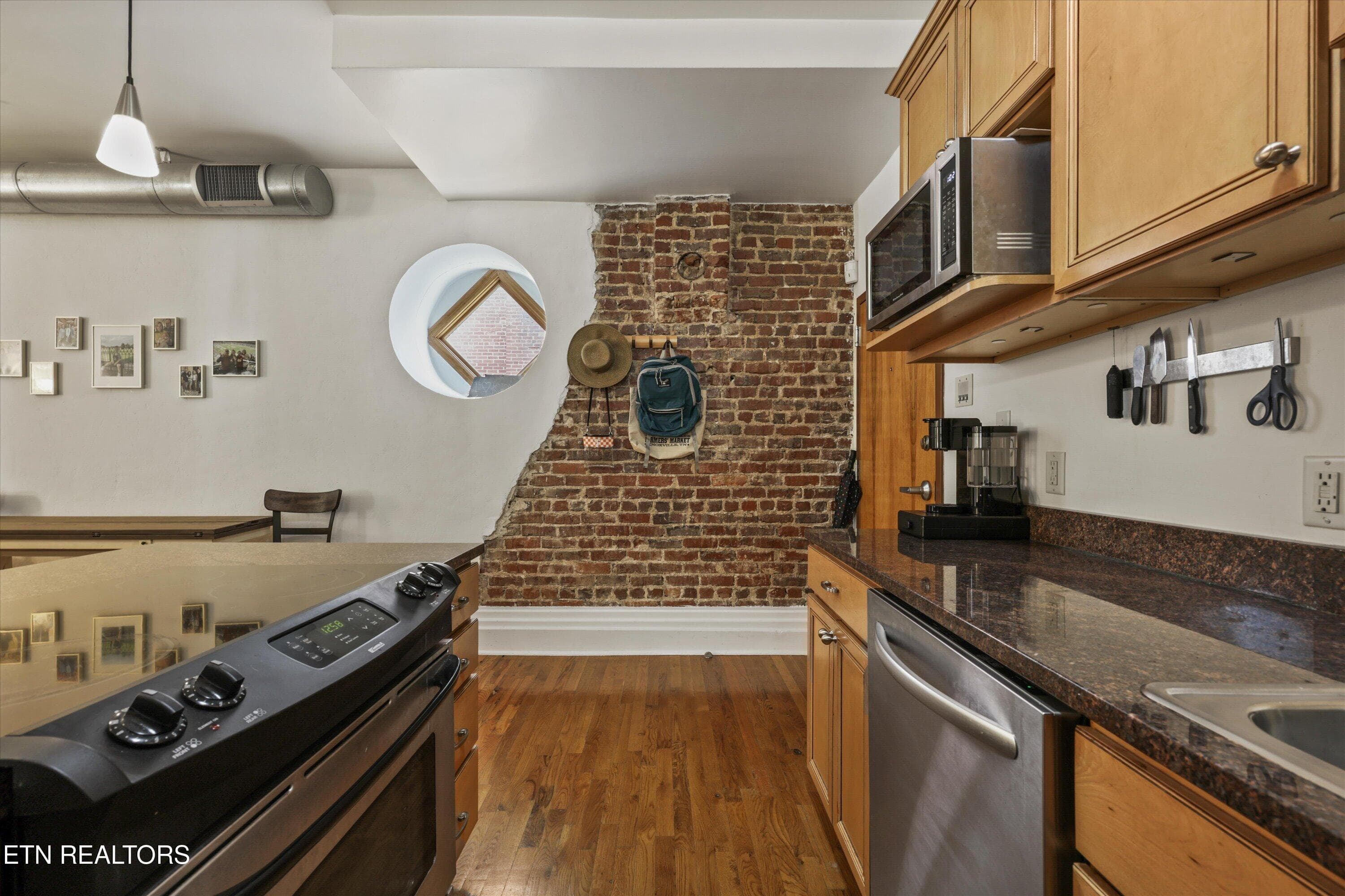 13-209 W Church Ave unit 201 08 - 209 W Church Ave 201, Knoxville, TN 37902, Knoxville