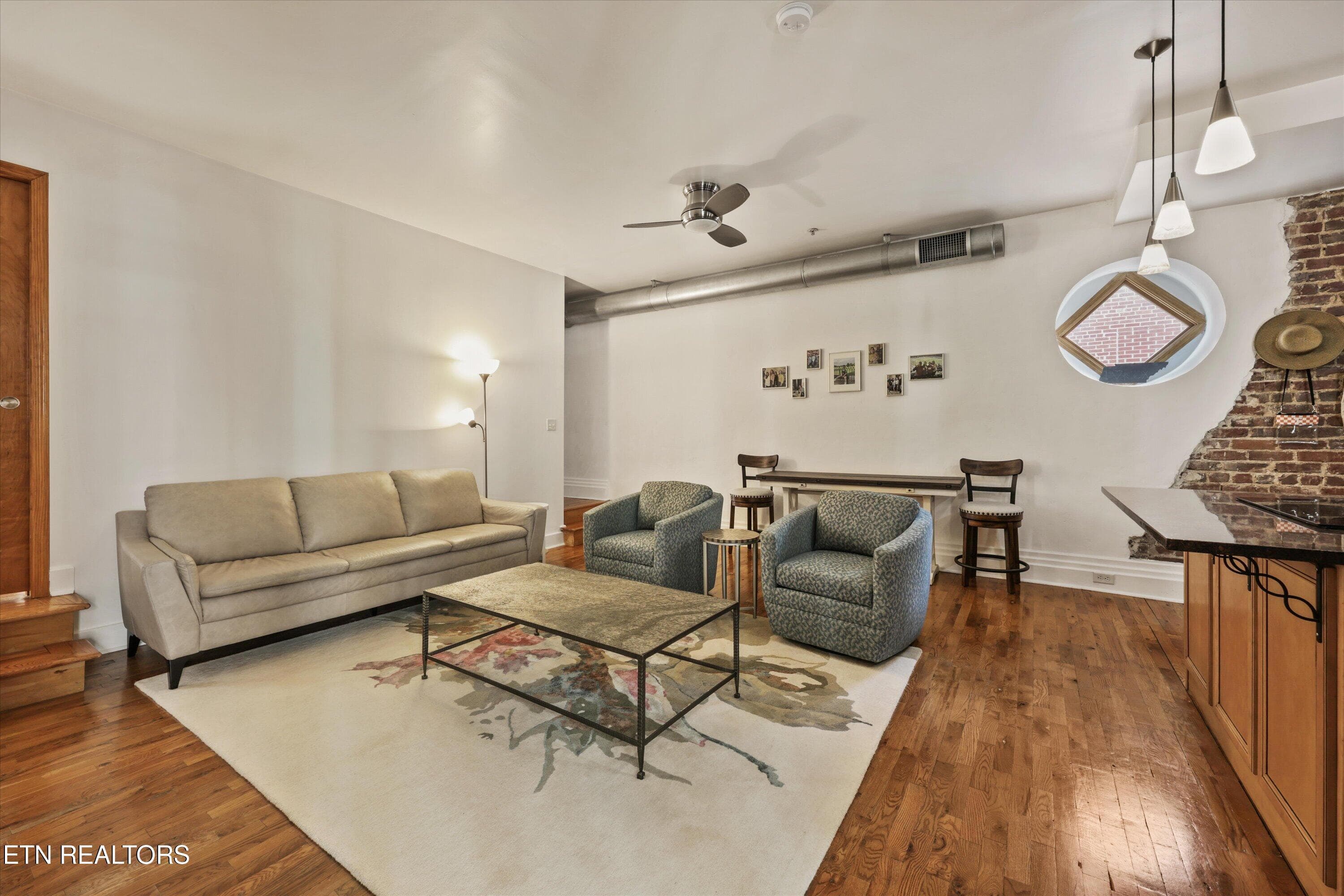 15-209 W Church Ave unit 201 10 - 209 W Church Ave 201, Knoxville, TN 37902, Knoxville