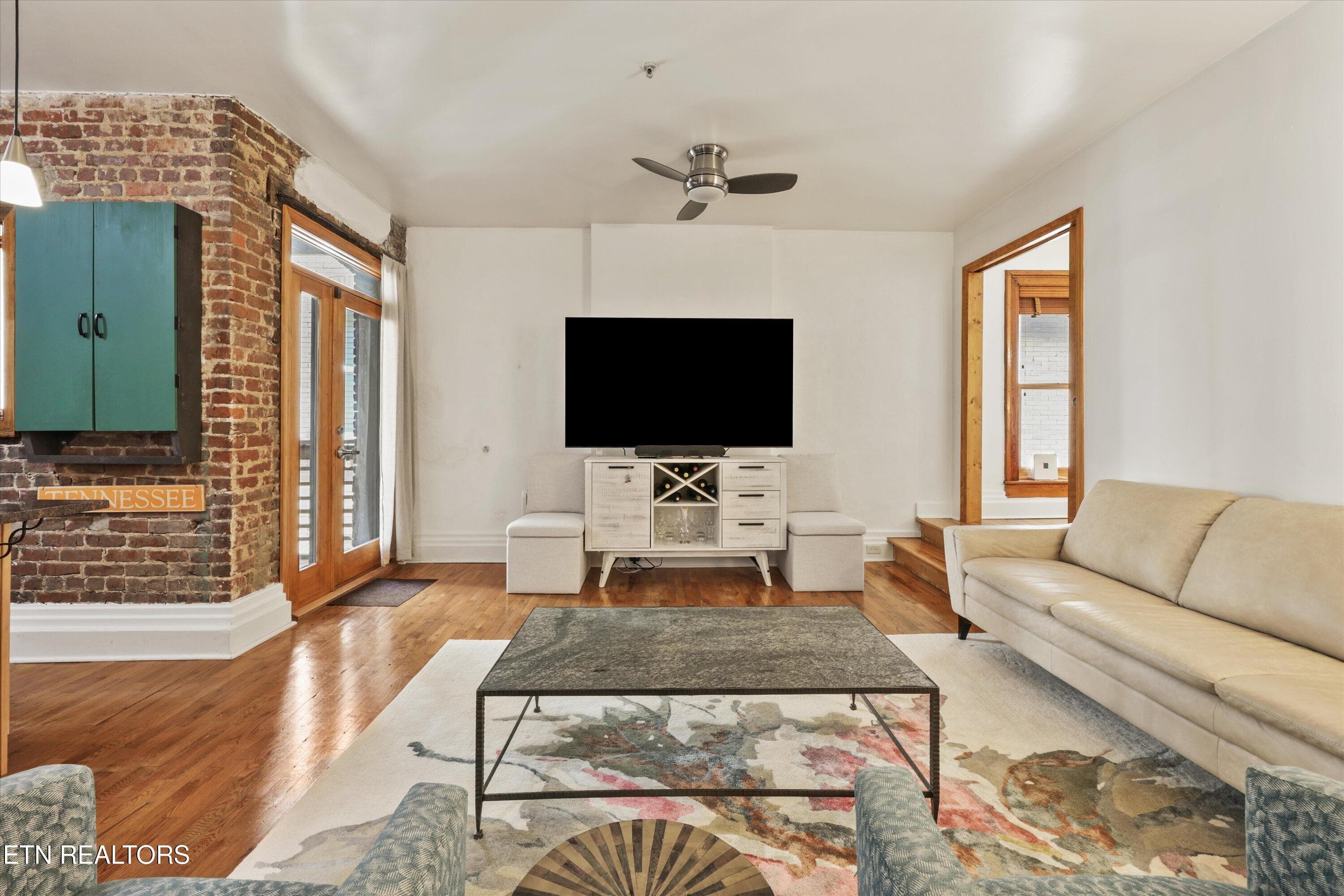 17-209 W Church Ave unit 201 12 - 209 W Church Ave 201, Knoxville, TN 37902, Knoxville