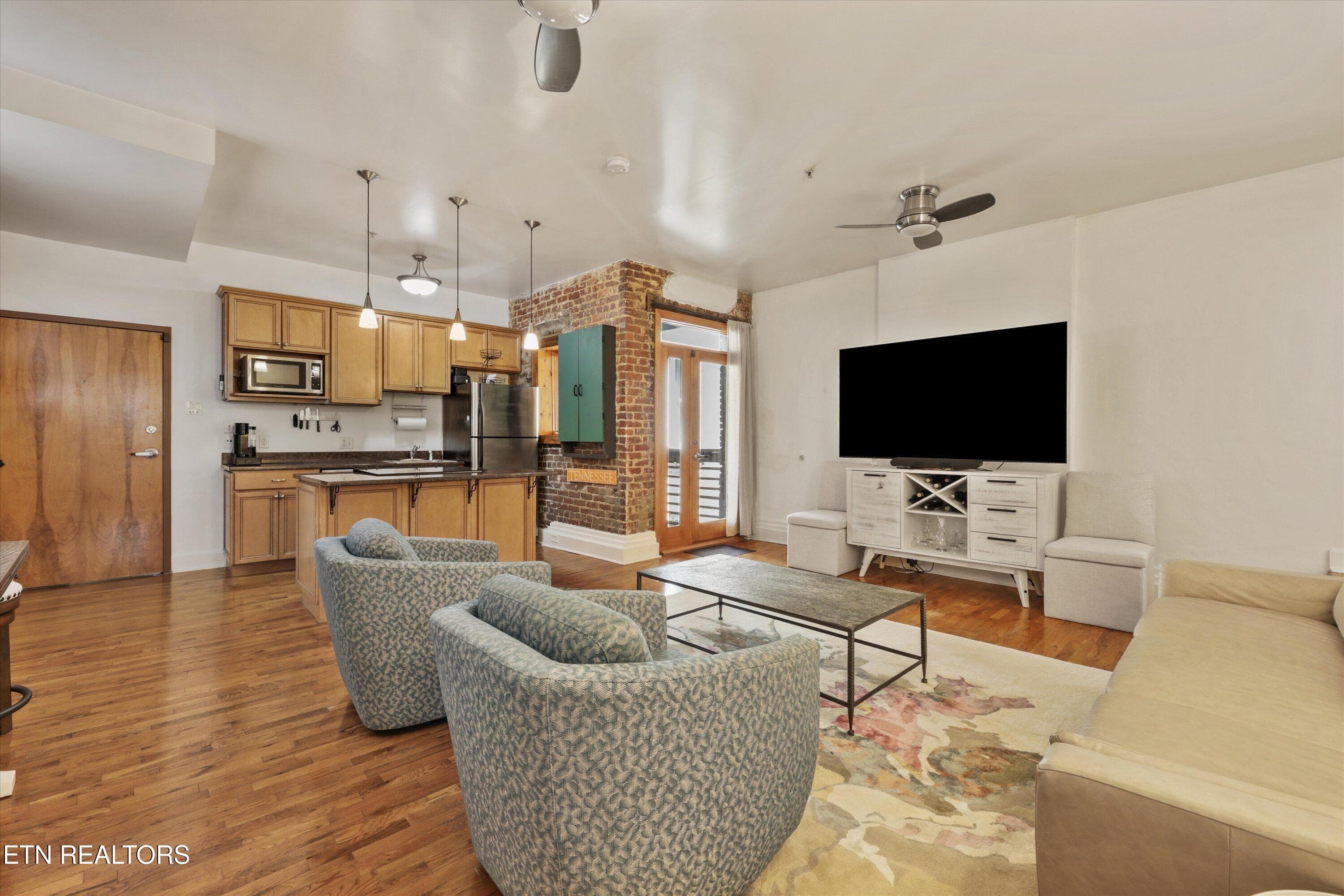 18-209 W Church Ave unit 201 13 - 209 W Church Ave 201, Knoxville, TN 37902, Knoxville