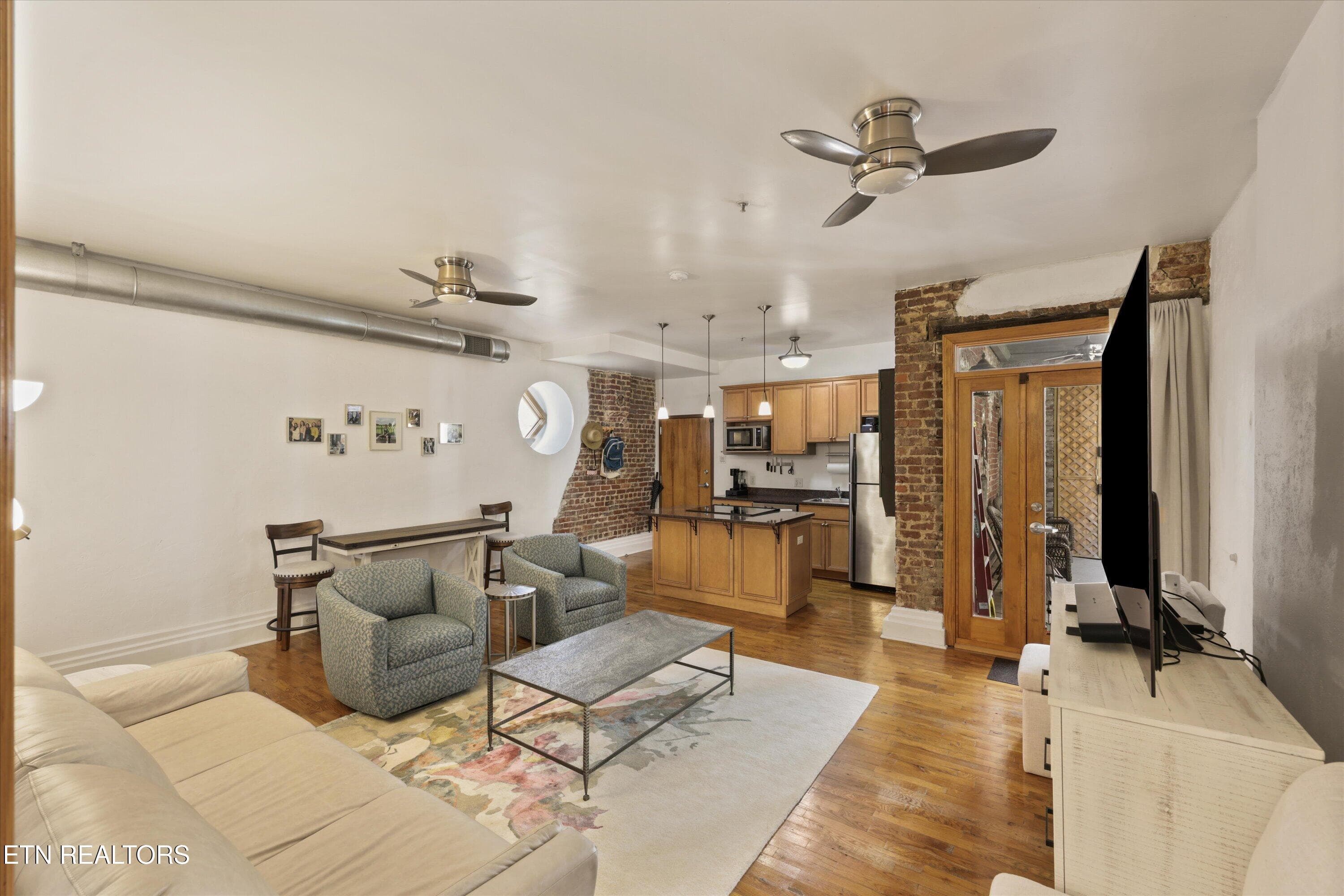 19-209 W Church Ave unit 201 14 - 209 W Church Ave 201, Knoxville, TN 37902, Knoxville