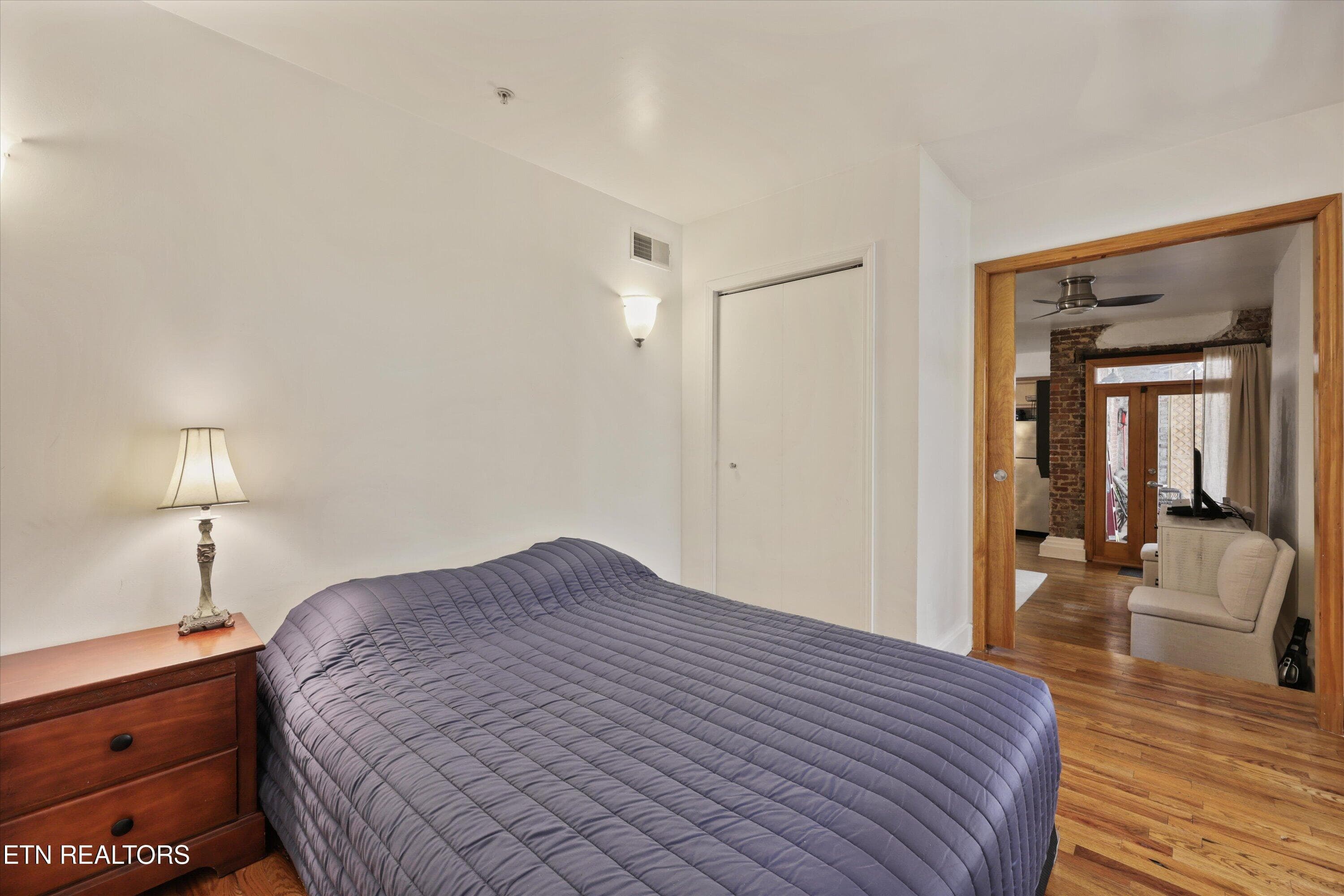 21-209 W Church Ave unit 201 16 - 209 W Church Ave 201, Knoxville, TN 37902, Knoxville