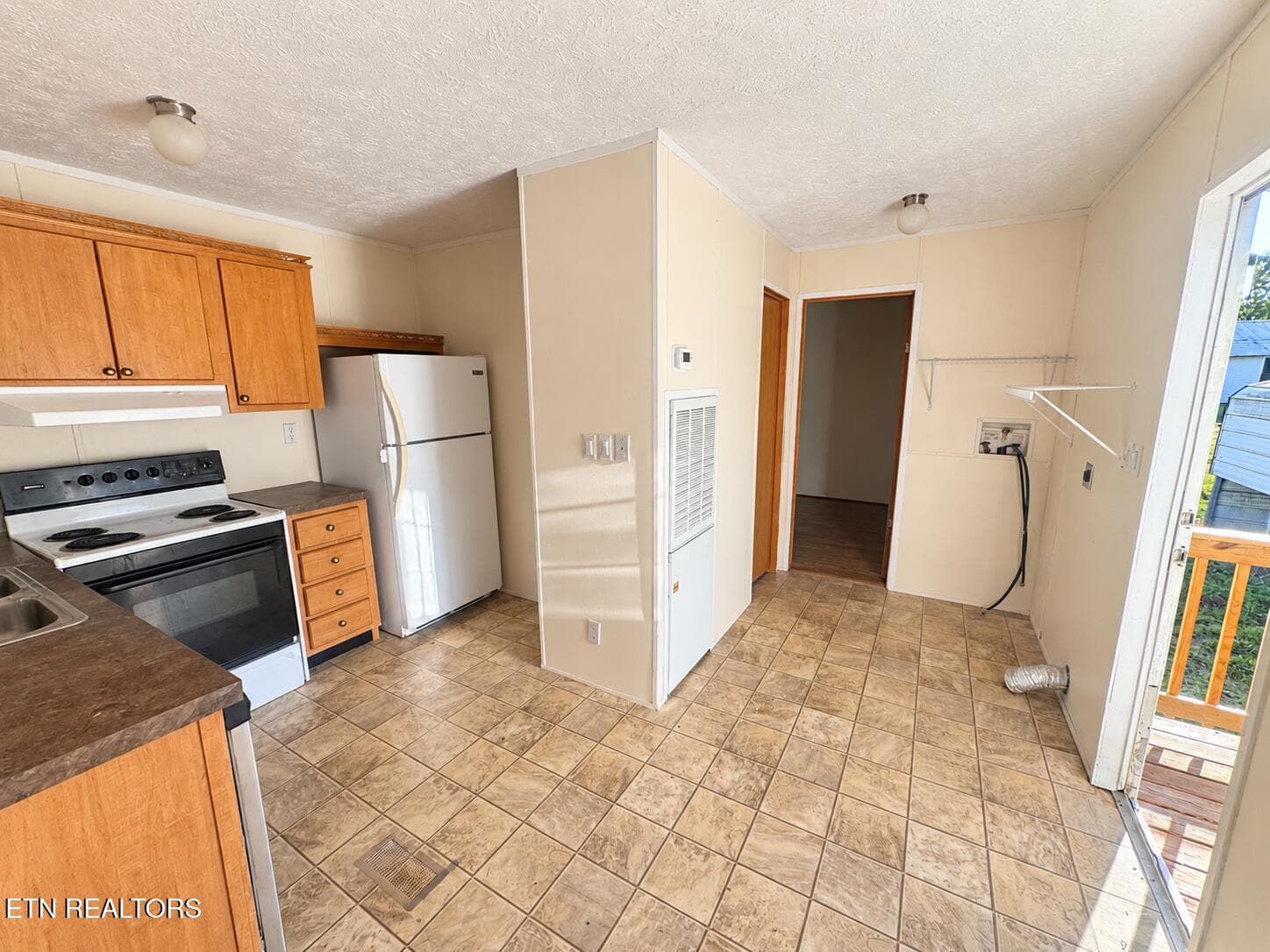 0FB442F2-ACB3-4AB0-9C13-EBB58E1CF7FC - 9326 Davis Drive, Corryton, TN 37721, Corryton
