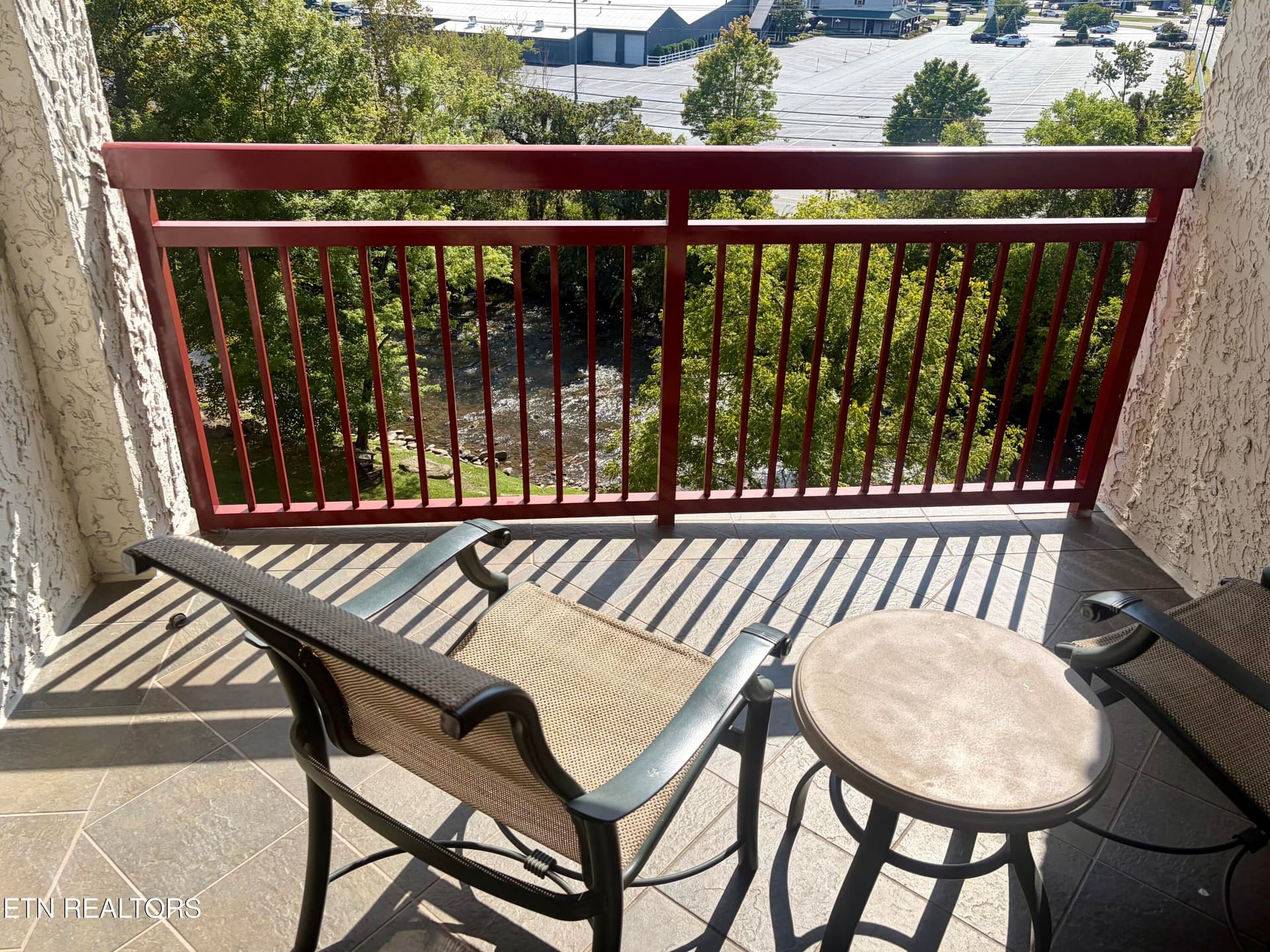 RiverStone Resort Riverview - 212 Dollywood Lane UNIT 445, Pigeon Forge, TN 37863