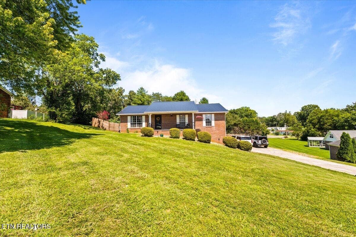 96-136 Grace Cir - 136 Grace Circle, Clinton, TN 37716