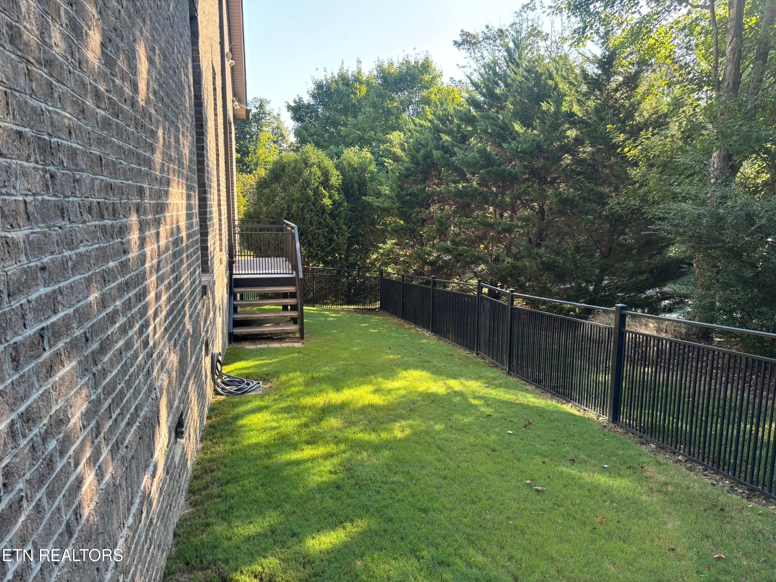 Side Yard - 200 Cool Springs Blvd, Knoxville, TN 37934, Knoxville
