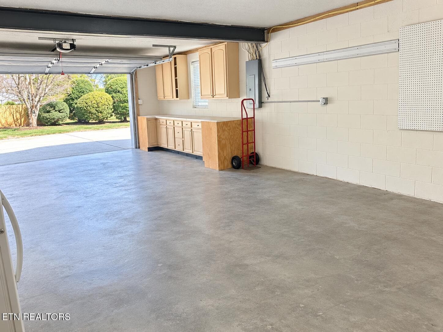 34' Deep Garage on One Side! - 2365 Conners Creek, Knoxville, TN 37932, Knoxville