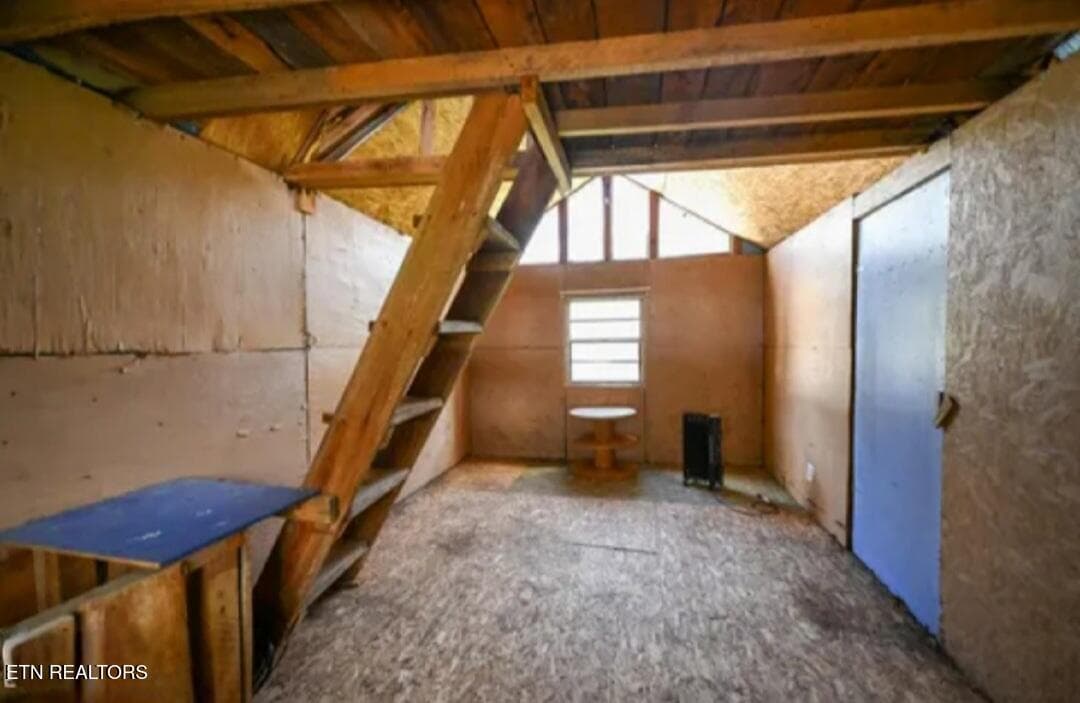 Screenshot_20260915_151329_Gallery - 1941 Bluff Mountain Rd, Sevierville, TN 37876, Sevierville