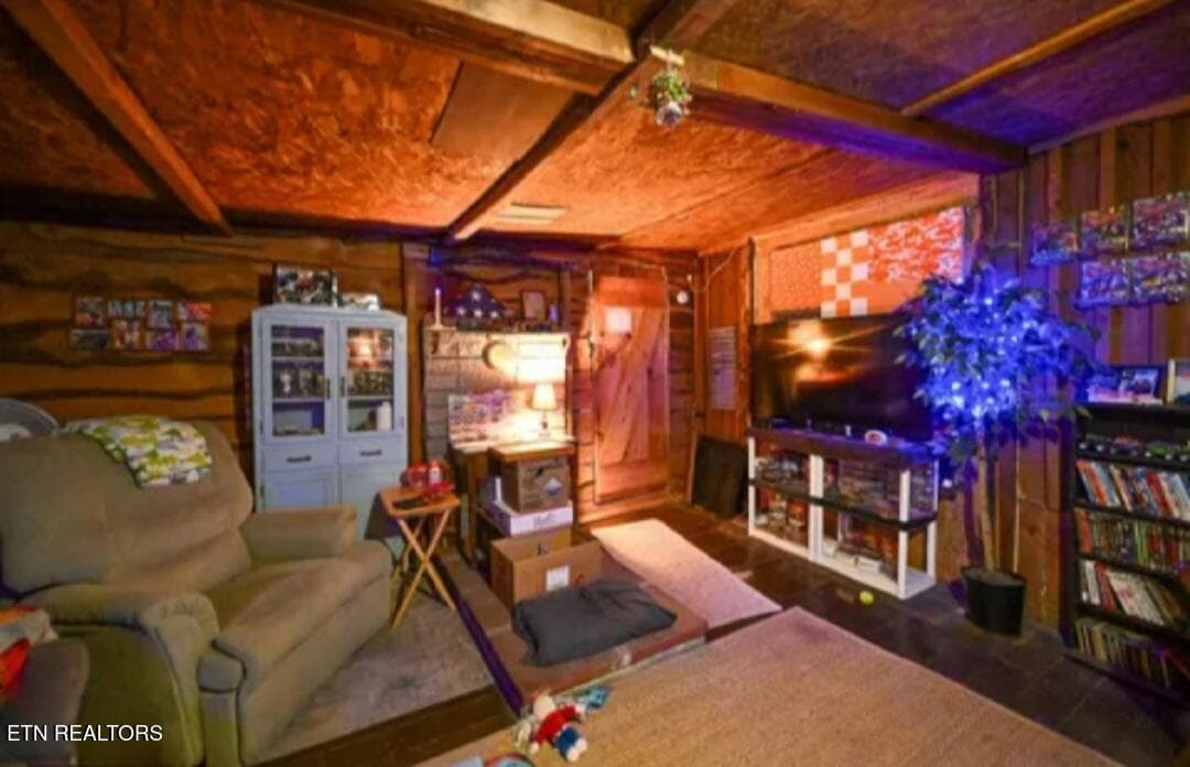 Screenshot_20260915_151402_Gallery - 1941 Bluff Mountain Rd, Sevierville, TN 37876, Sevierville