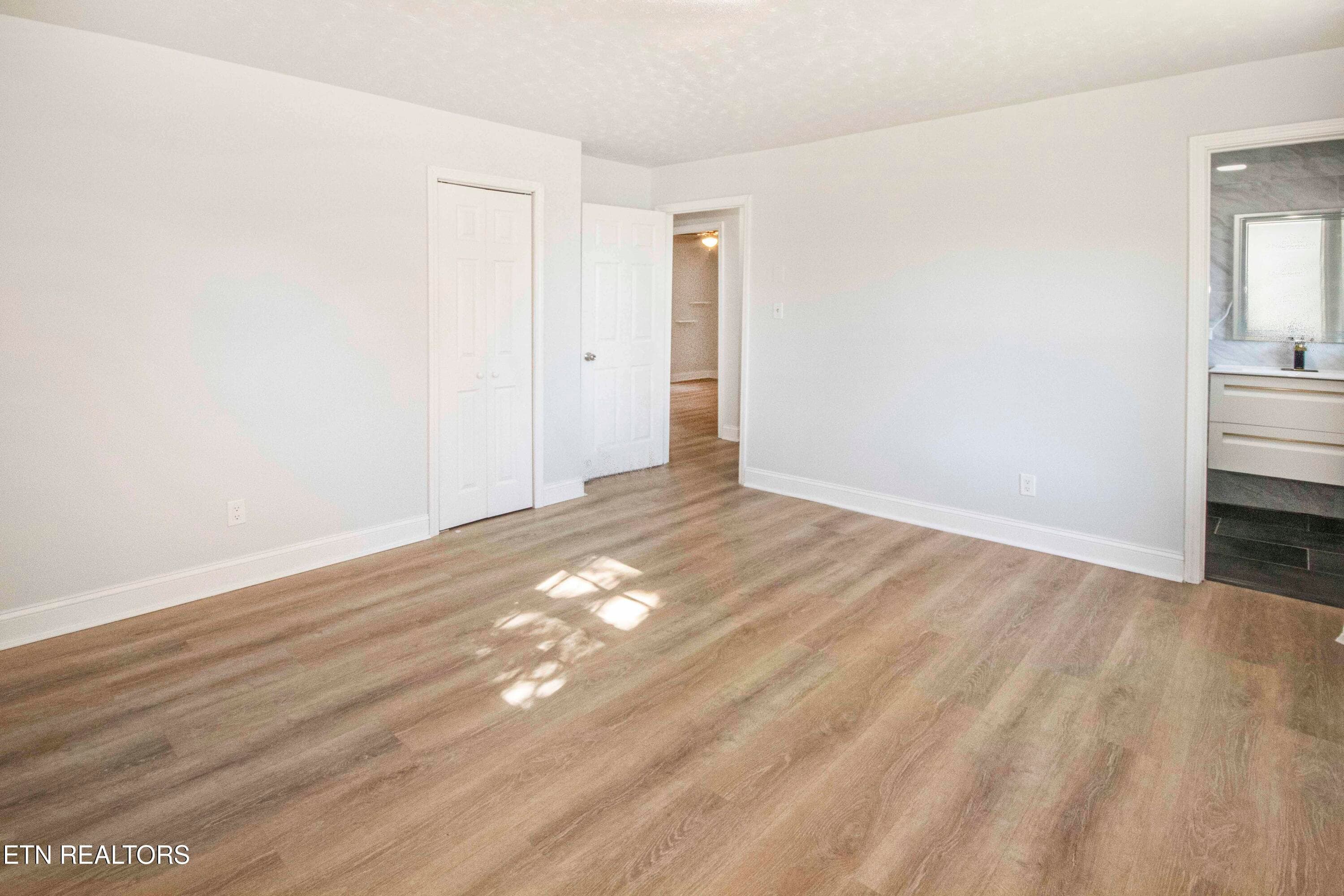 V19A6283 - 4509 NW Willowdale Drive, Knoxville, TN 37921, Knoxville