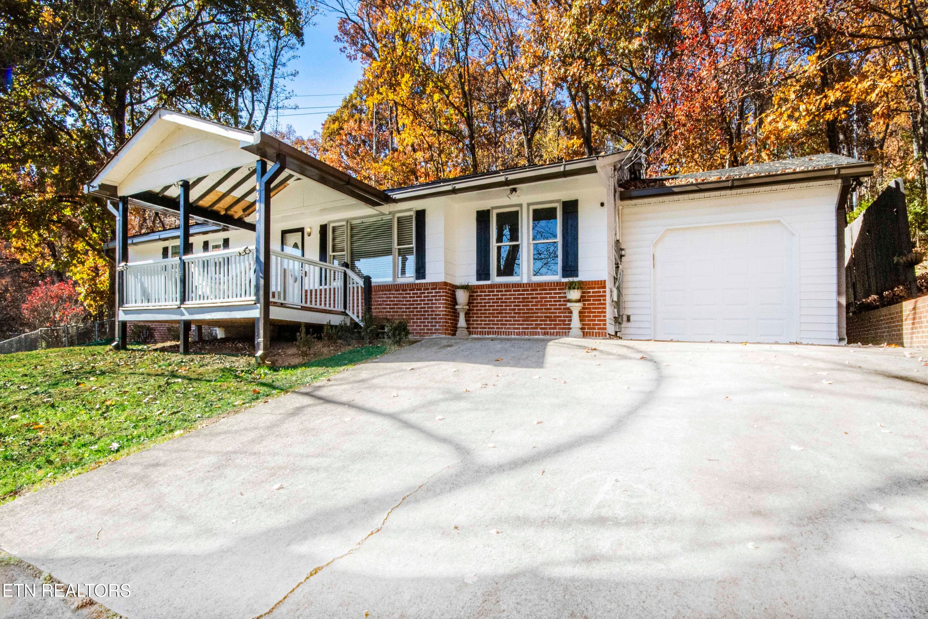 V19A6328 - 4509 NW Willowdale Drive, Knoxville, TN 37921, Knoxville