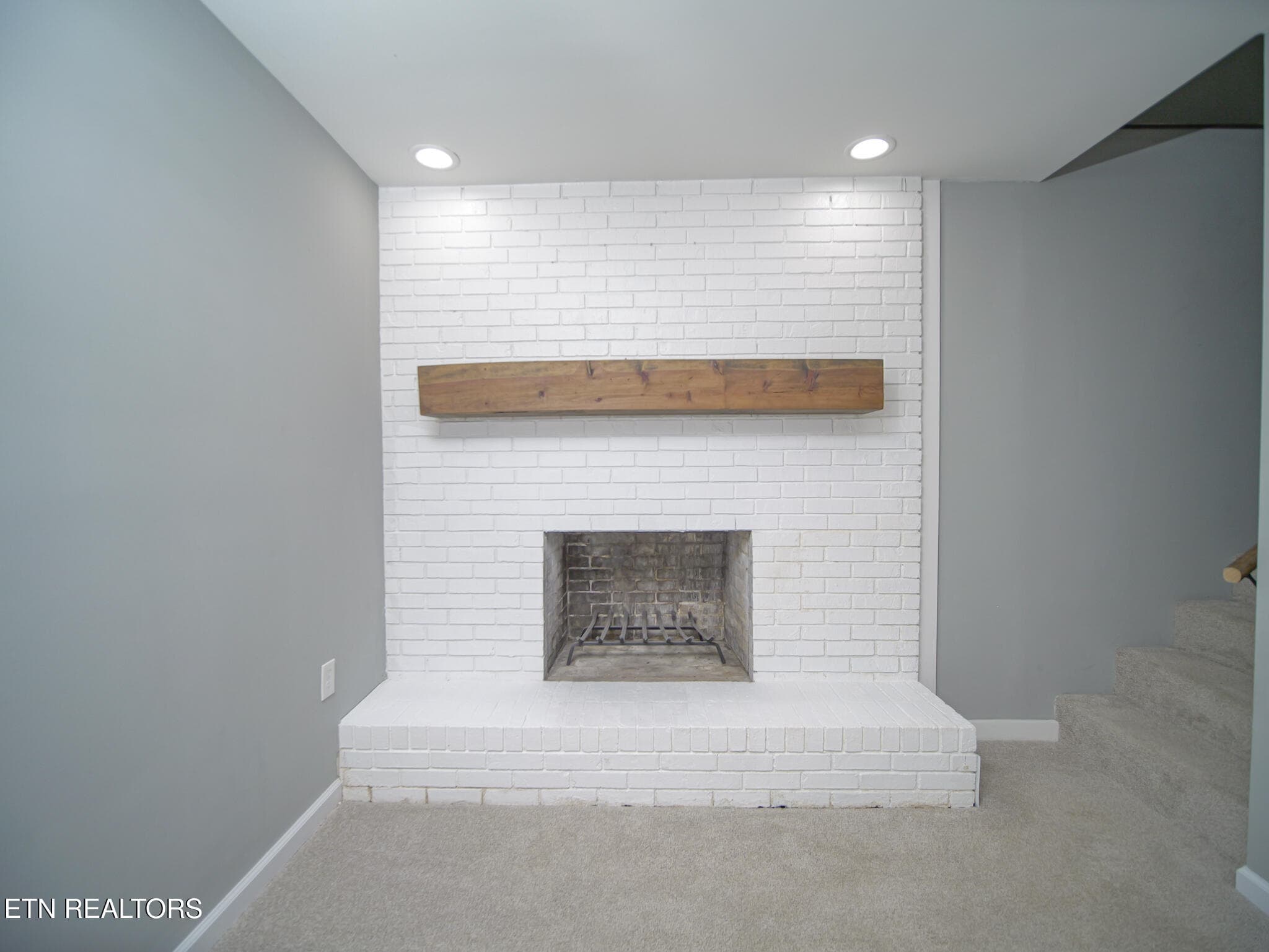Basement Fireplace - 3001 Walmar Drive, Knoxville, TN 37920, Knoxville