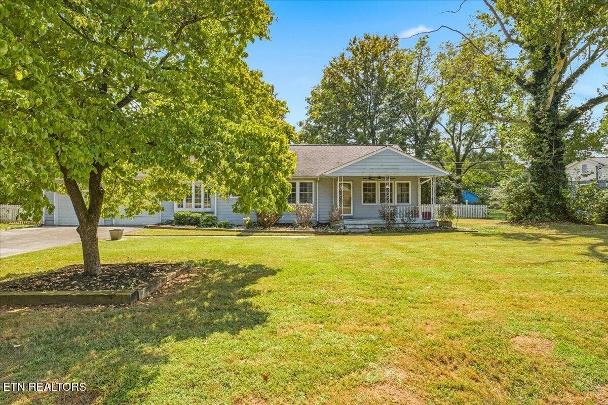 03-Exterior - 2120 Sandra Drive, Knoxville, TN 37918, Knoxville