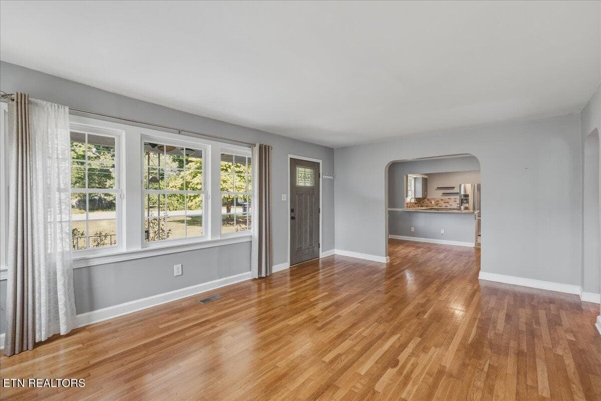 06-Living Room - 2120 Sandra Drive, Knoxville, TN 37918, Knoxville