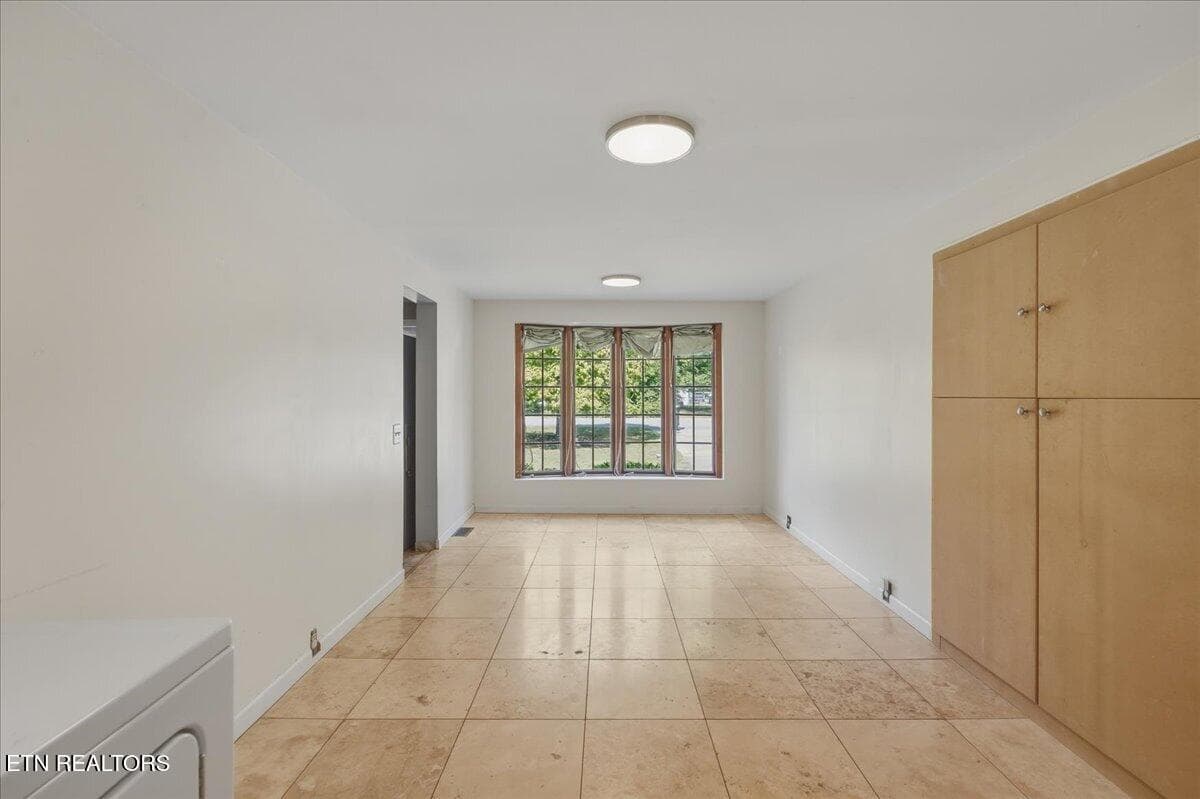 21-Family Room - 2120 Sandra Drive, Knoxville, TN 37918, Knoxville