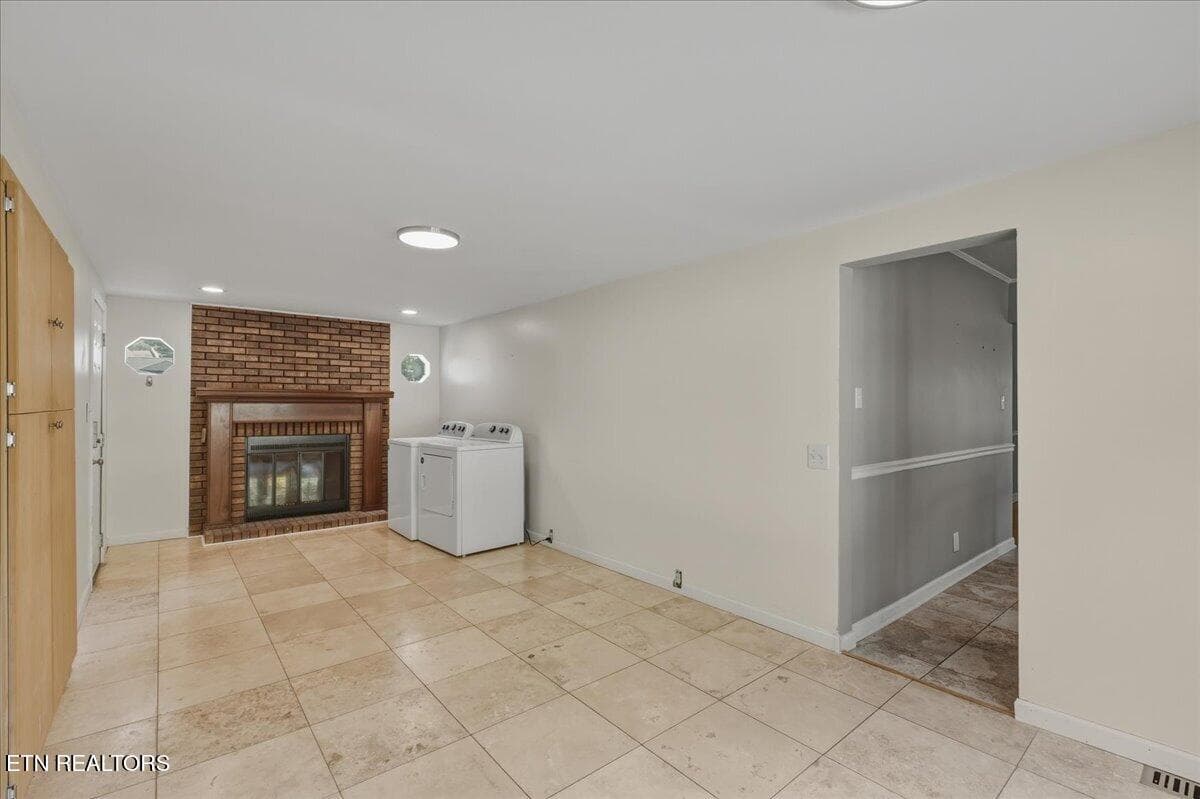 22-Family Room - 2120 Sandra Drive, Knoxville, TN 37918, Knoxville