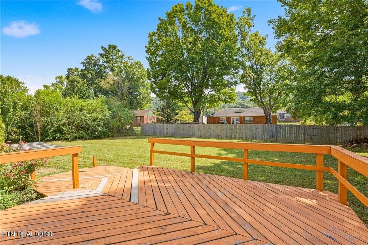 23-Deck - 2120 Sandra Drive, Knoxville, TN 37918, Knoxville