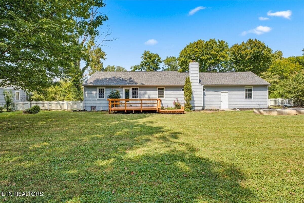 27-Exterior - 2120 Sandra Drive, Knoxville, TN 37918, Knoxville