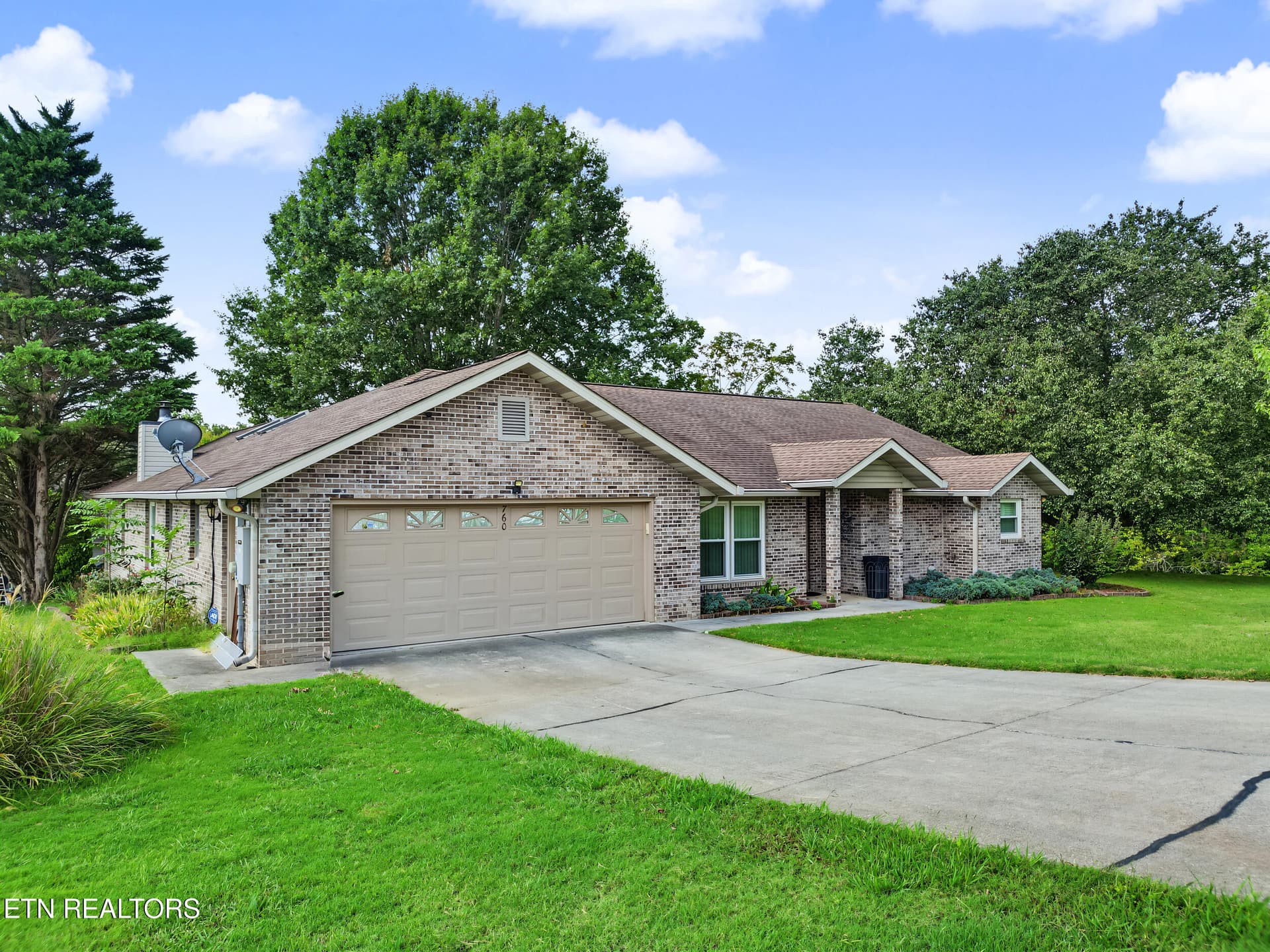 760 Gates Lane, Kodak, TN 37764