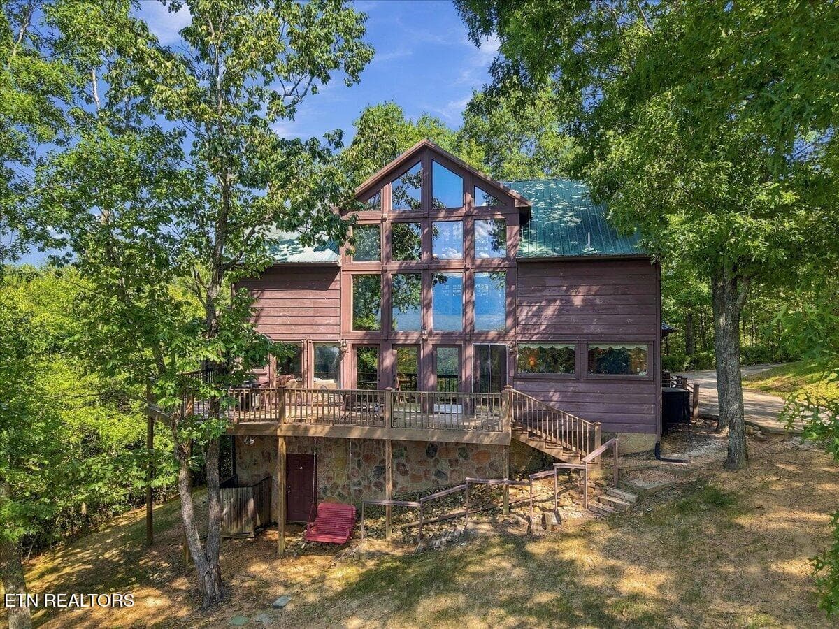 504 Twin Oak Mtn Lane, Townsend, TN 37882