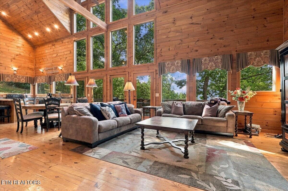 Living/Dining Area - 504 Twin Oak Mtn Lane, Townsend, TN 37882, Townsend