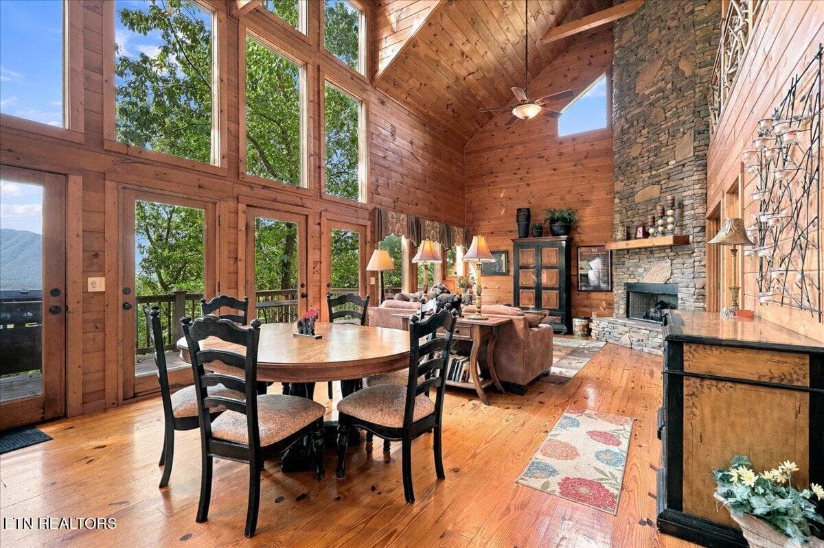 Dining/Living Room - 504 Twin Oak Mtn Lane, Townsend, TN 37882, Townsend