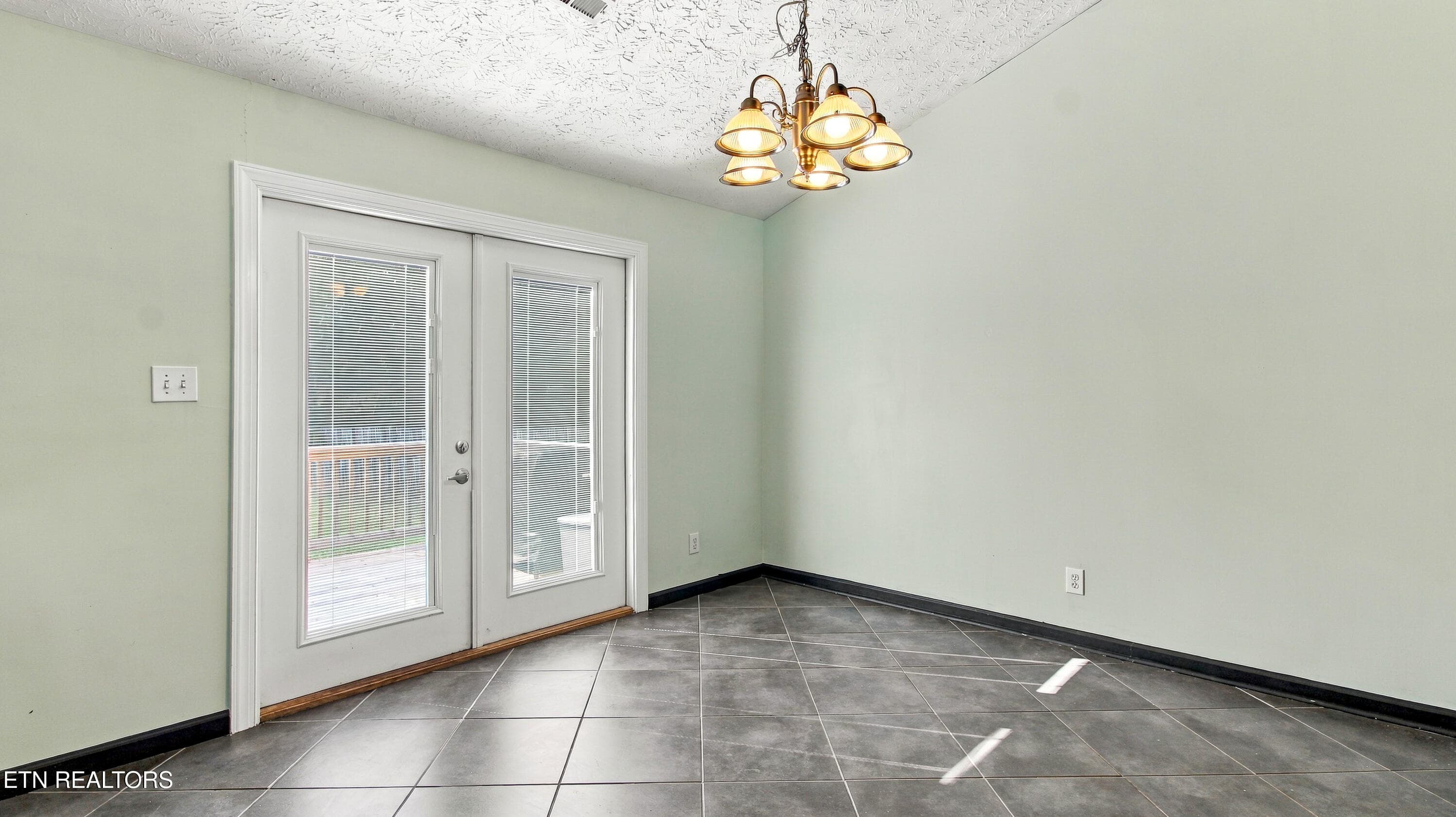 warren-10 - 5973 Warrenpark Lane, Knoxville, TN 37912, Knoxville