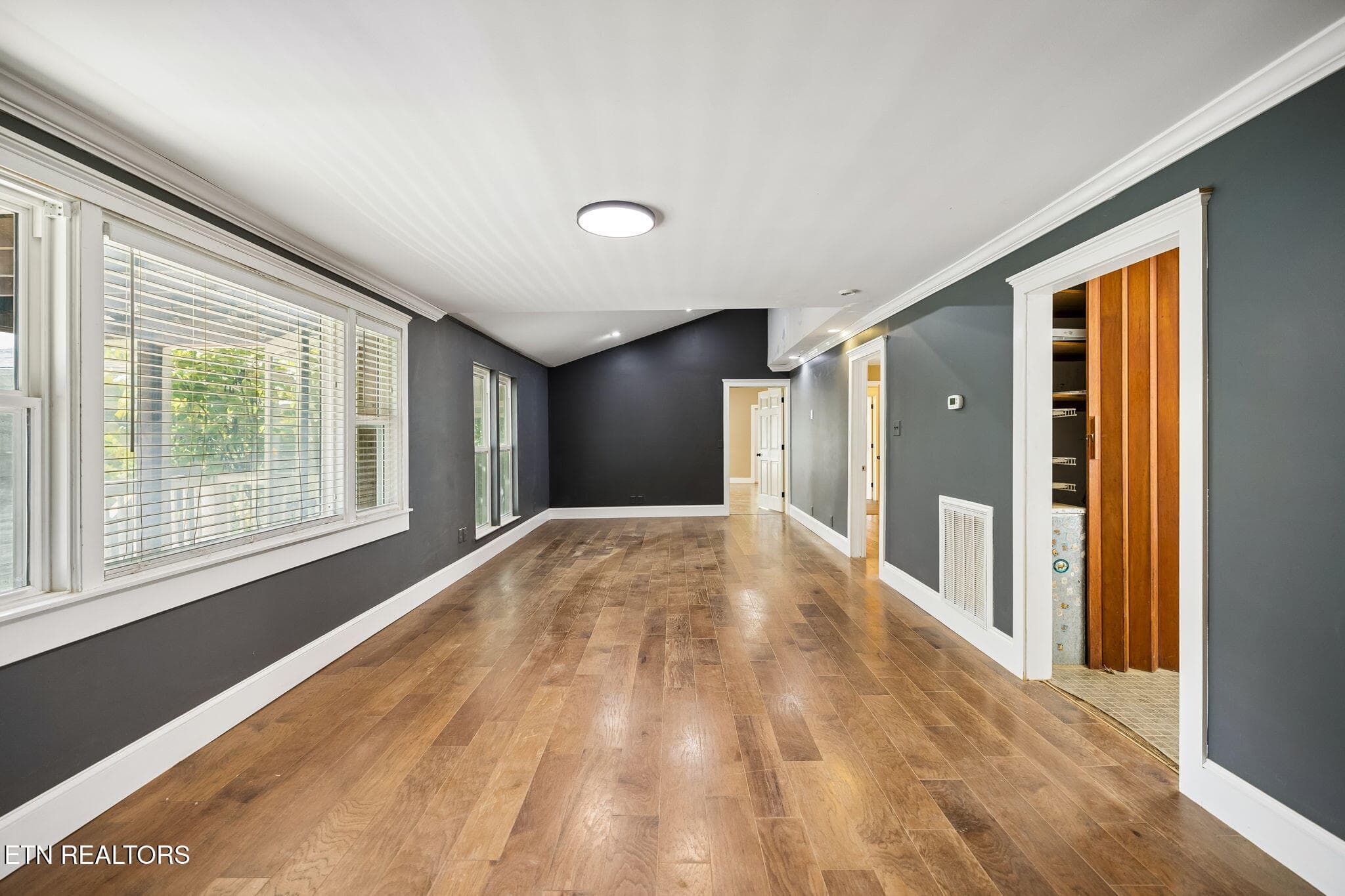 12-5603 S Briscoe Cir - (2) - 5603 S Briscoe Circle, Knoxville, TN 37912, Knoxville