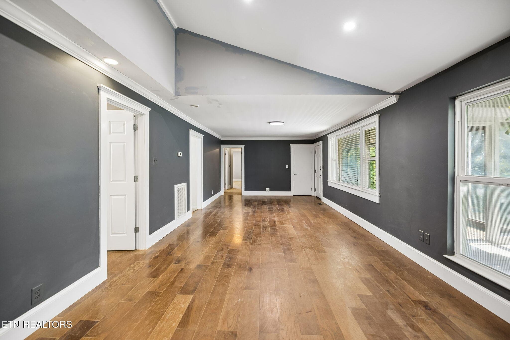 13-5603 S Briscoe Cir - (3) - 5603 S Briscoe Circle, Knoxville, TN 37912, Knoxville