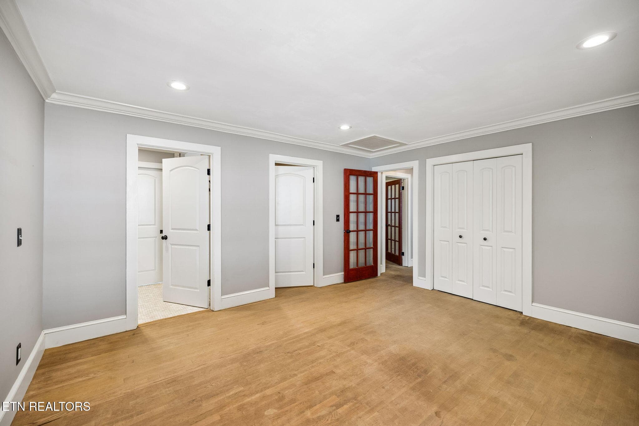 15-5603 S Briscoe Cir - (5) - 5603 S Briscoe Circle, Knoxville, TN 37912, Knoxville