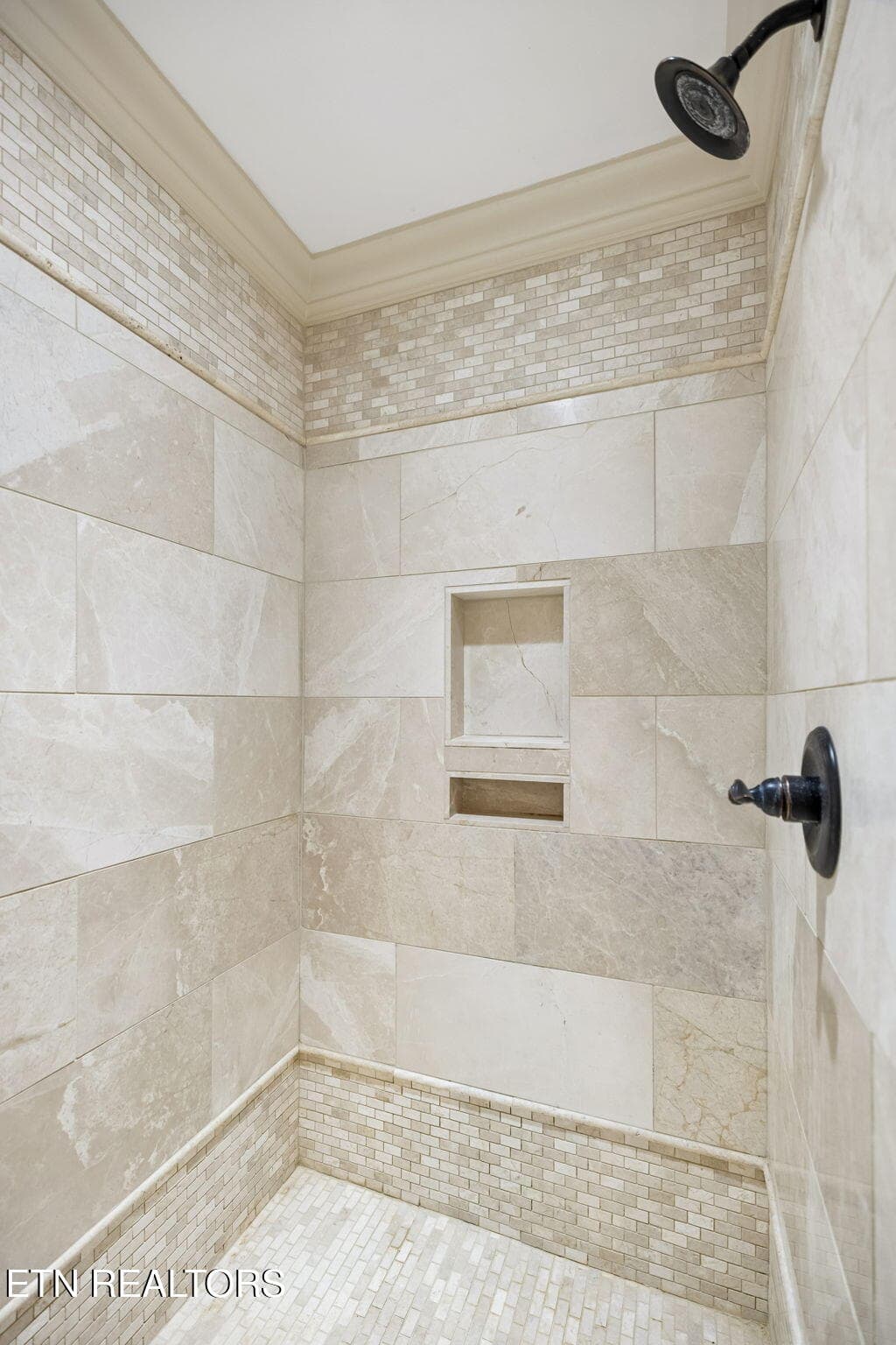 17-5603 S Briscoe Cir - (7) - 5603 S Briscoe Circle, Knoxville, TN 37912, Knoxville