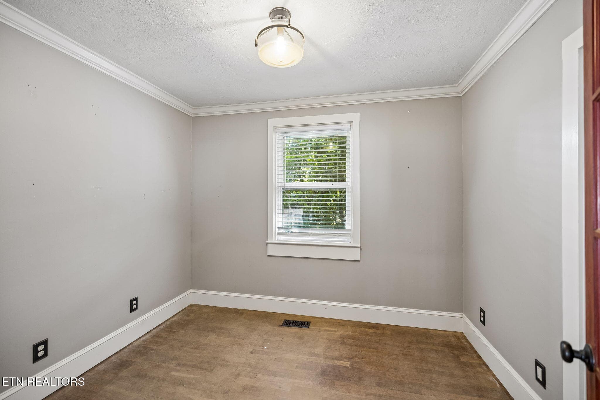 20-5603 S Briscoe Cir - (10) - 5603 S Briscoe Circle, Knoxville, TN 37912, Knoxville