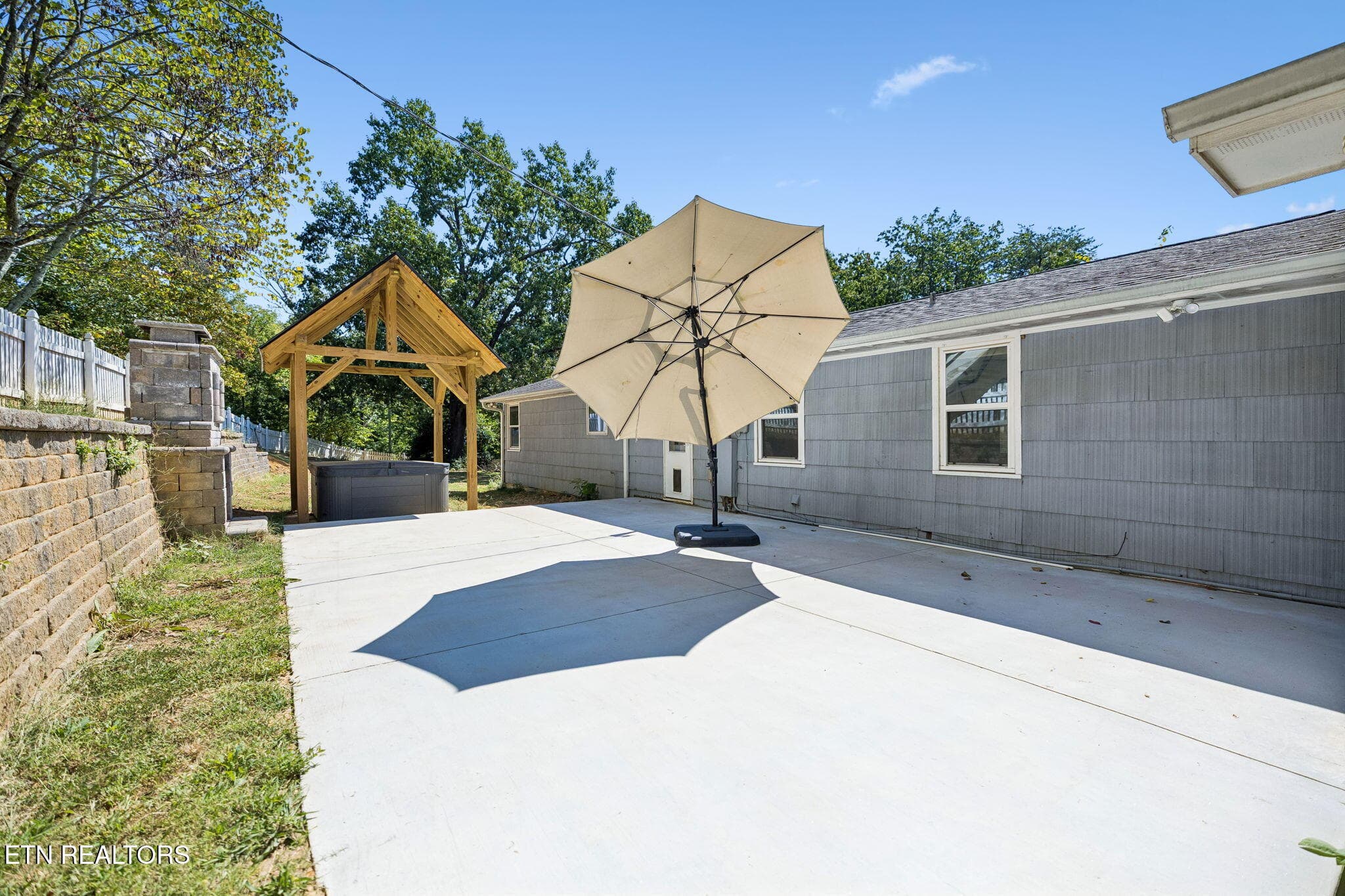 42-5603 S Briscoe Cir - 010 - 5603 S Briscoe Circle, Knoxville, TN 37912, Knoxville