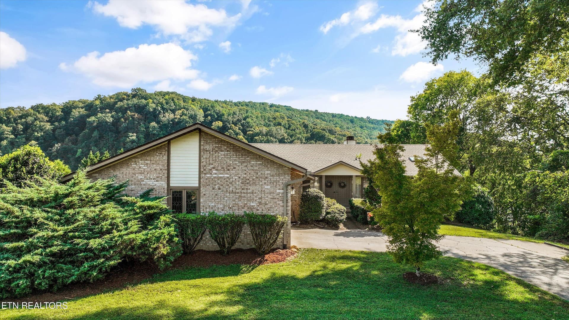 109 Lakeview Place, Clinton, TN 37716