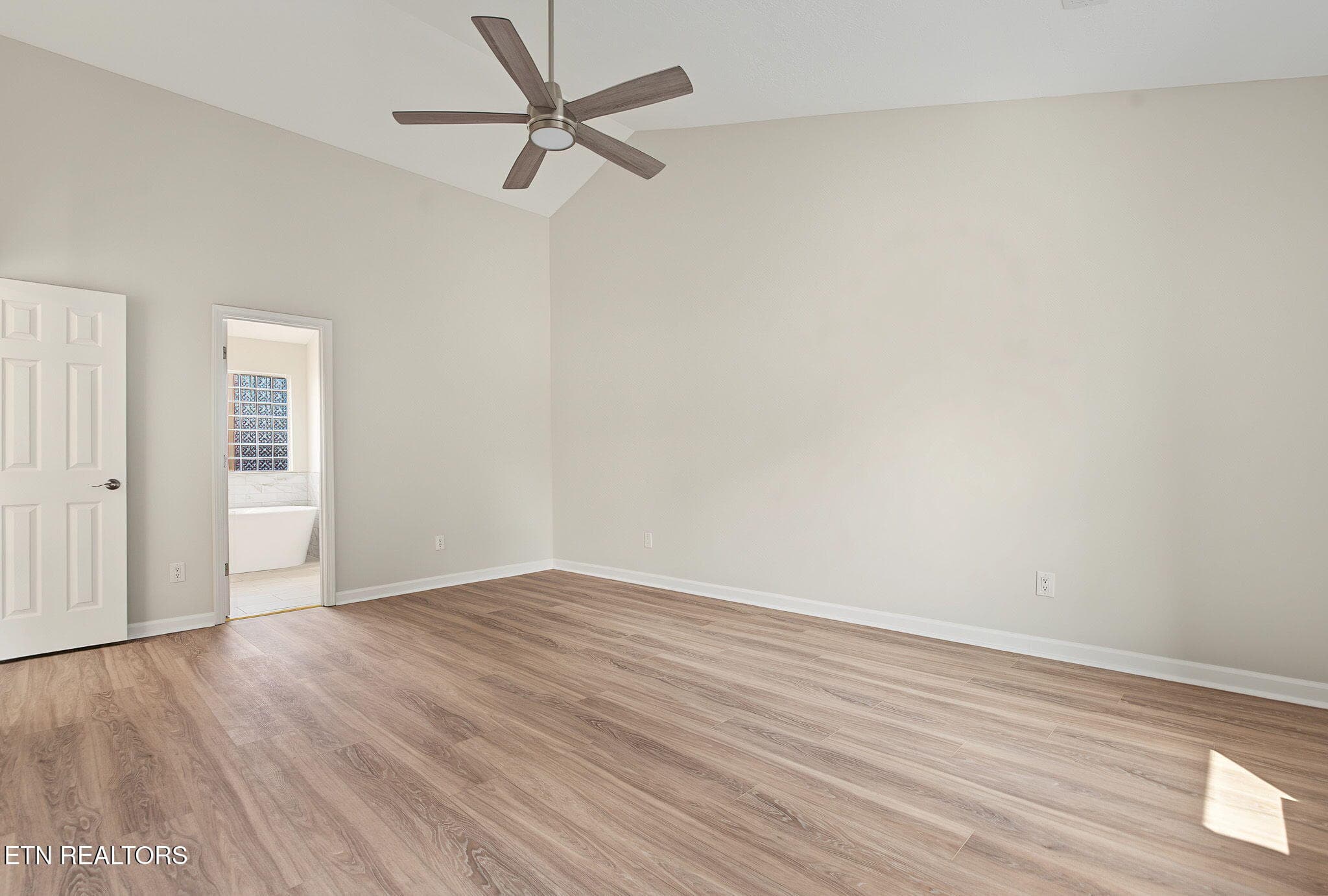 15-web-or-mls-10108-delle-meade-dr - 10108 Delle Meade Drive, Knoxville, TN 37931, Knoxville