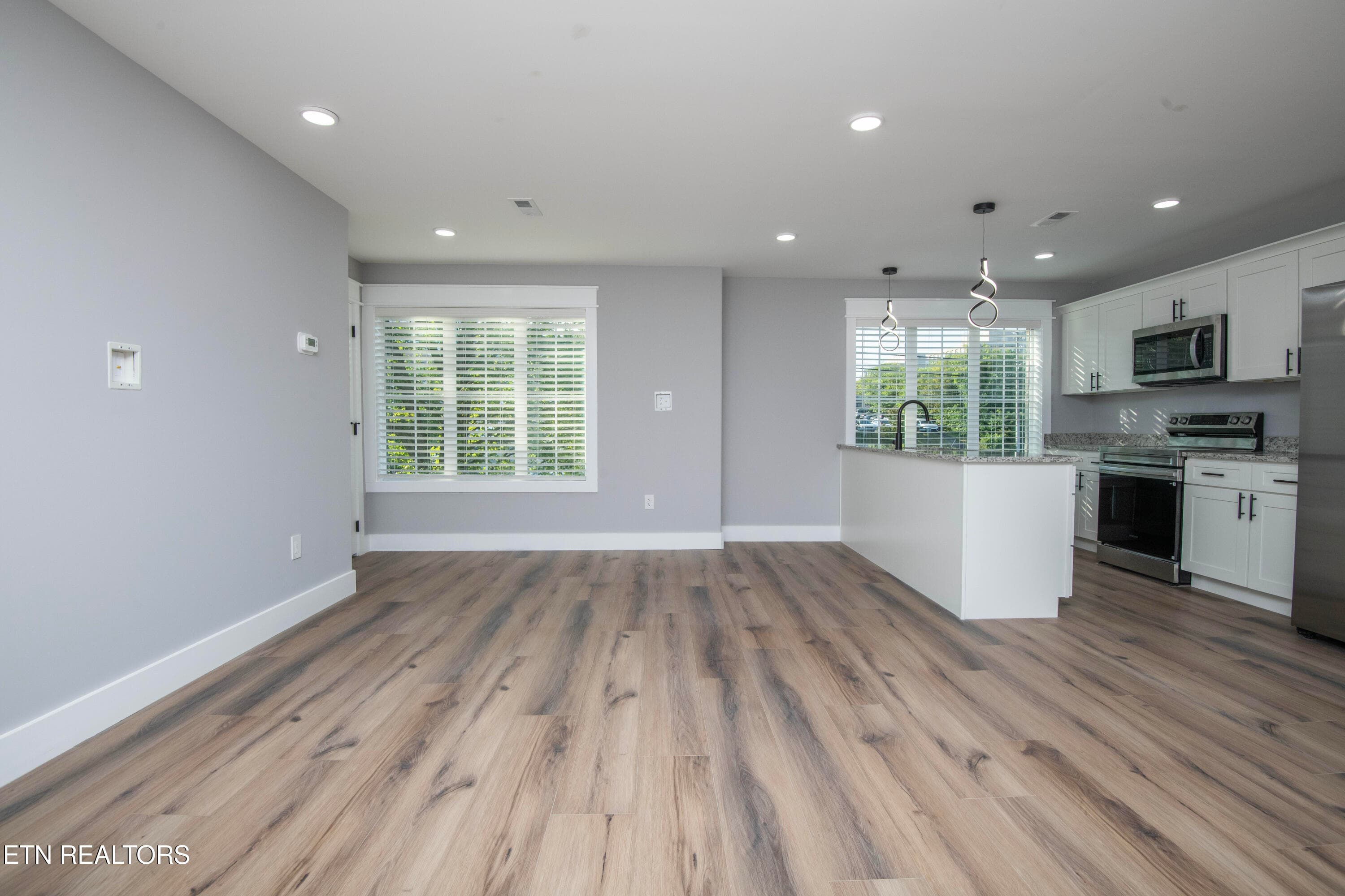 living 5 - 1911 Forest Ave 1, Knoxville, TN 37916, Knoxville