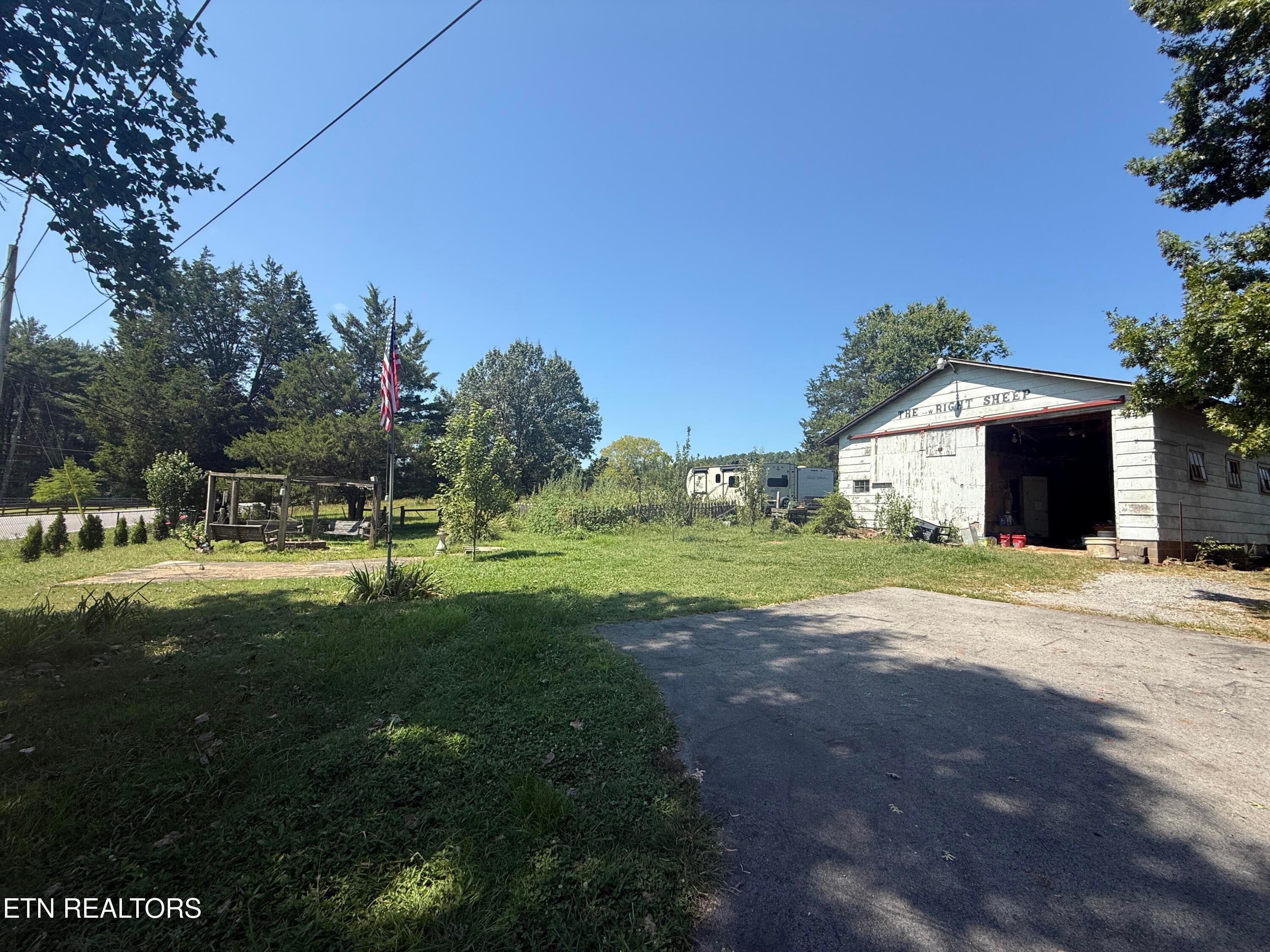 IMG_0854 - 549 Raccoon Valley Rd, Powell, TN 37849, Powell