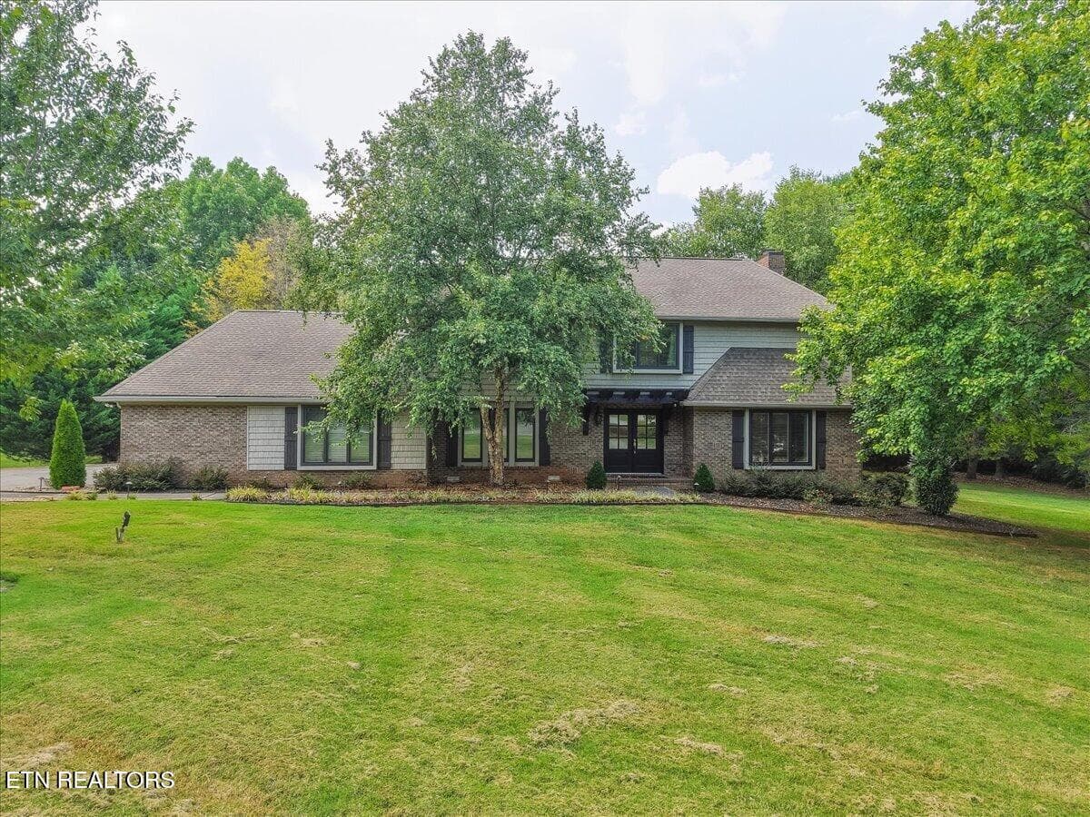 913 N Briarcliff Circle, Maryville, TN 37803