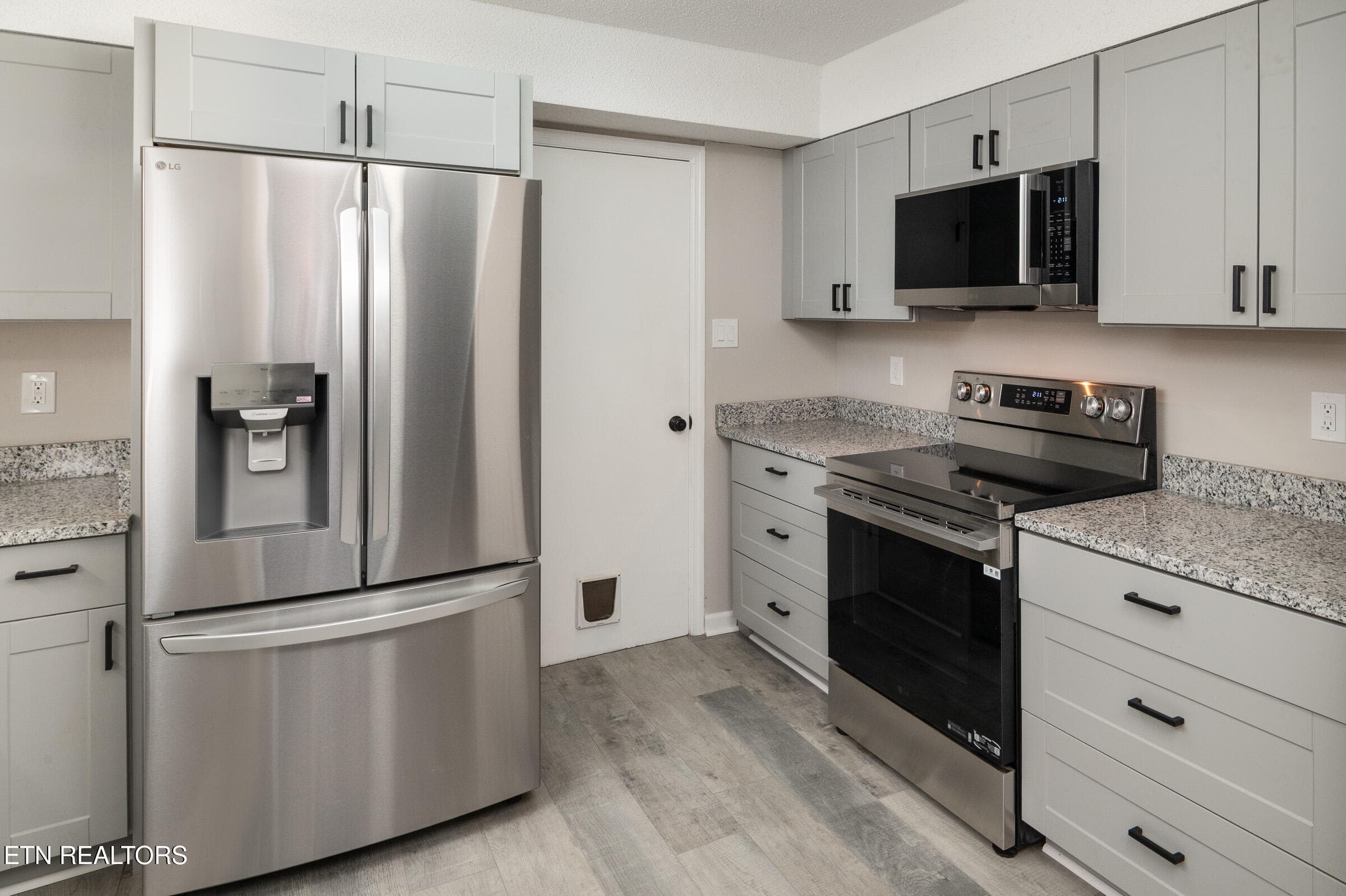 Updated Kitchen - 7611 Chatham Circle, Knoxville, TN 37909, Knoxville