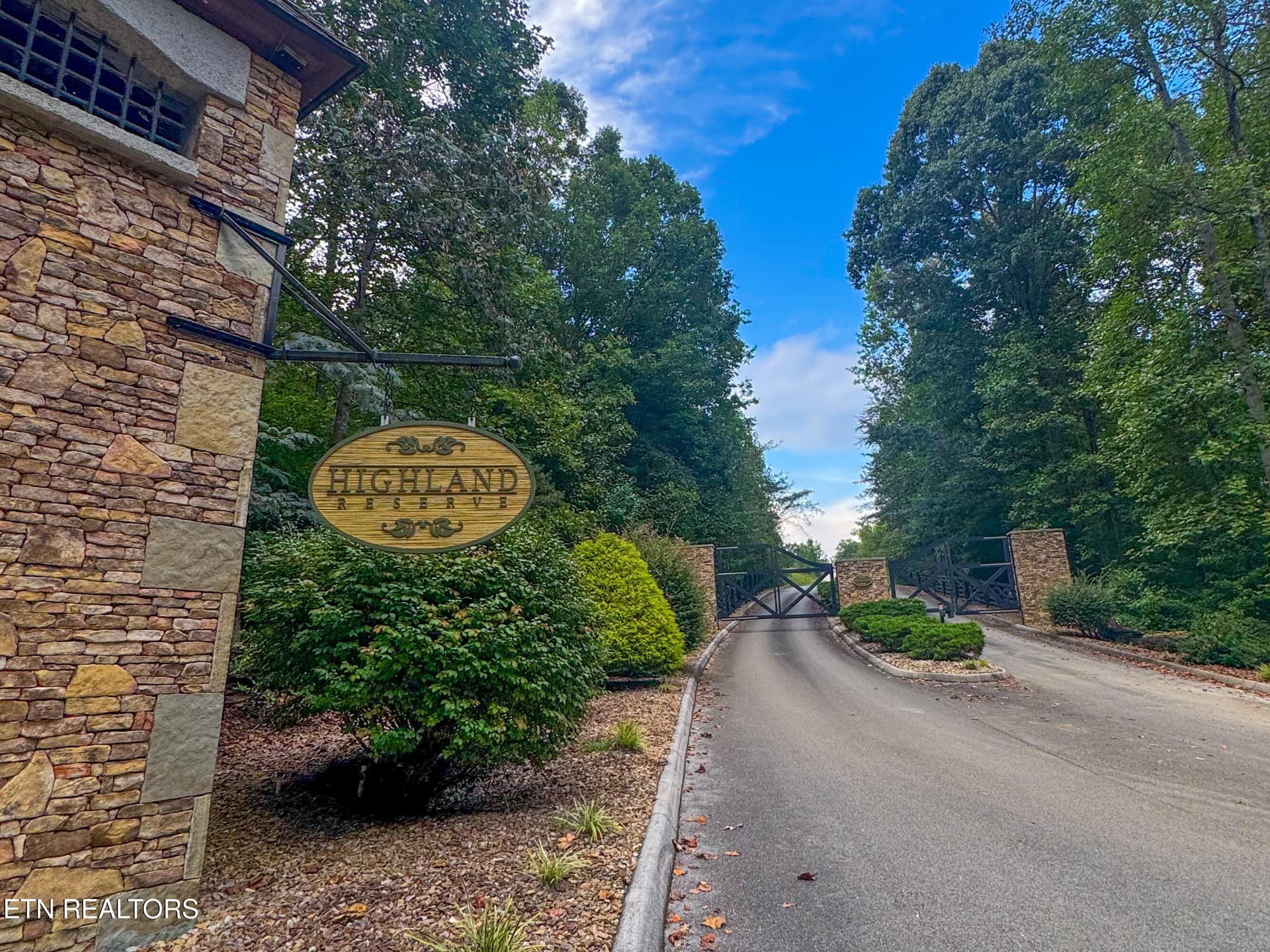 Gated Entrance - 156 Enclave Way, Kingston, TN 37763